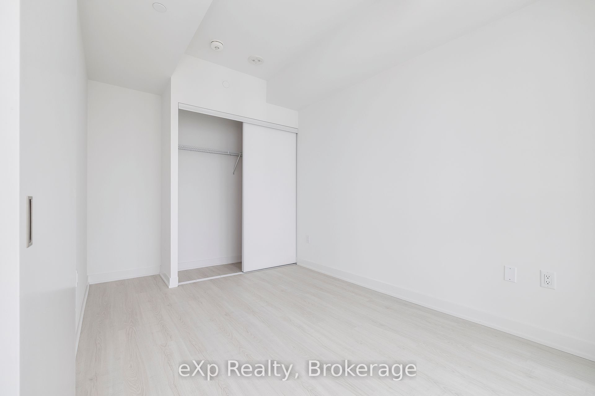 3883 QUARTZ Road 3912, Mississauga, ON L5B 0M4 photo 5