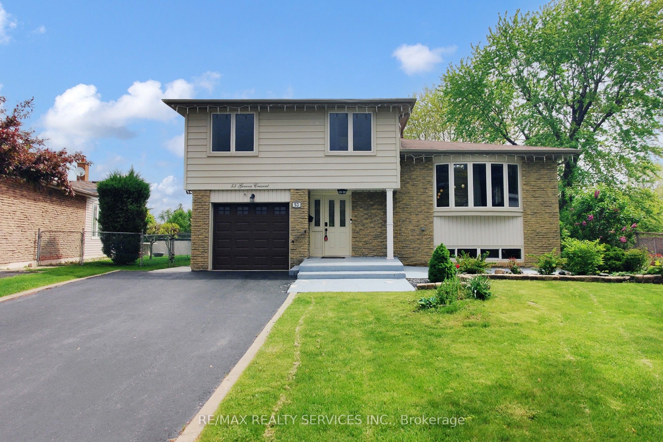 53 Geneva Crescent, Brampton, ON L6S 1K7 photo 3