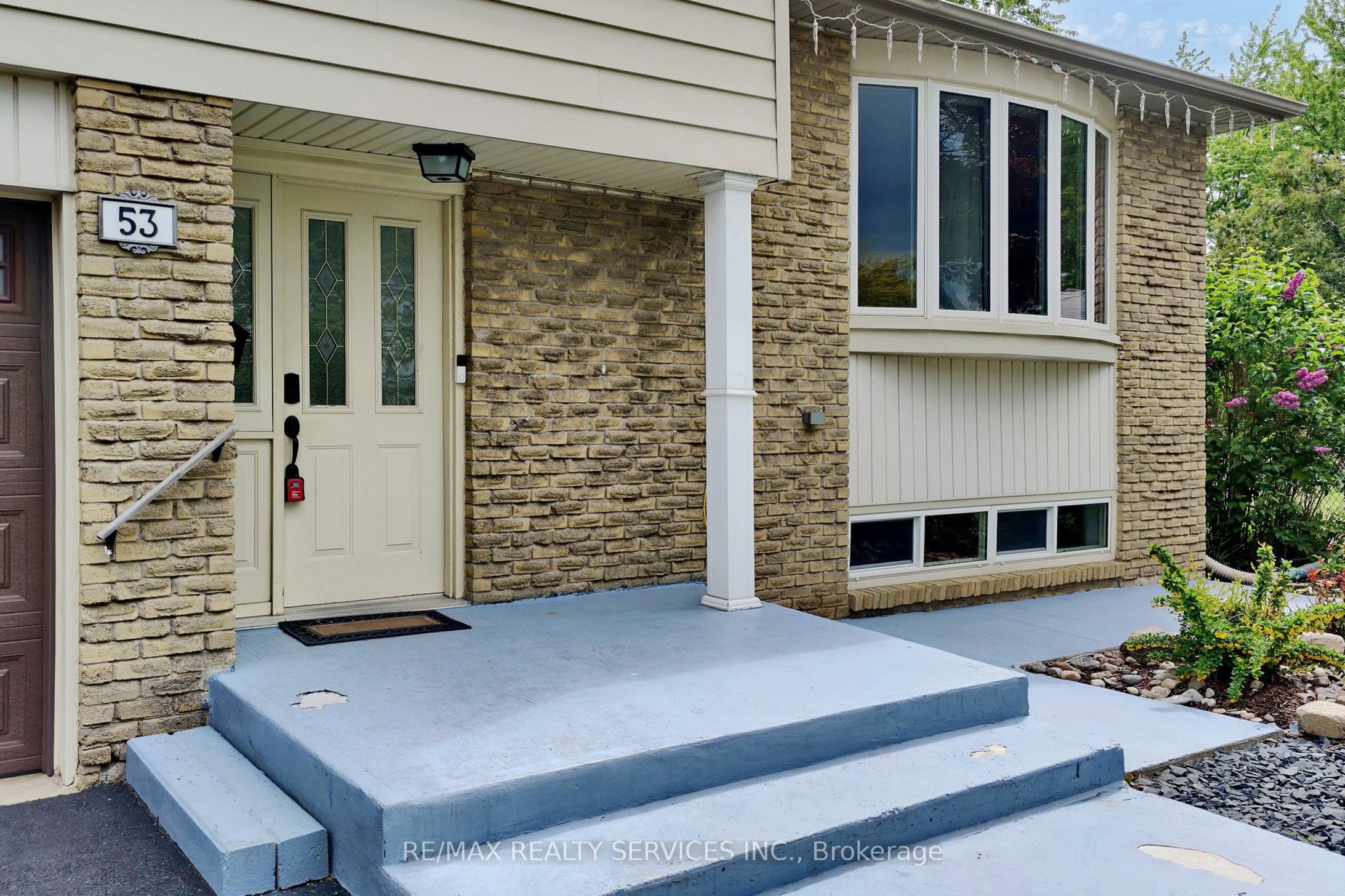 53 Geneva Crescent, Brampton, ON L6S 1K7 photo 4