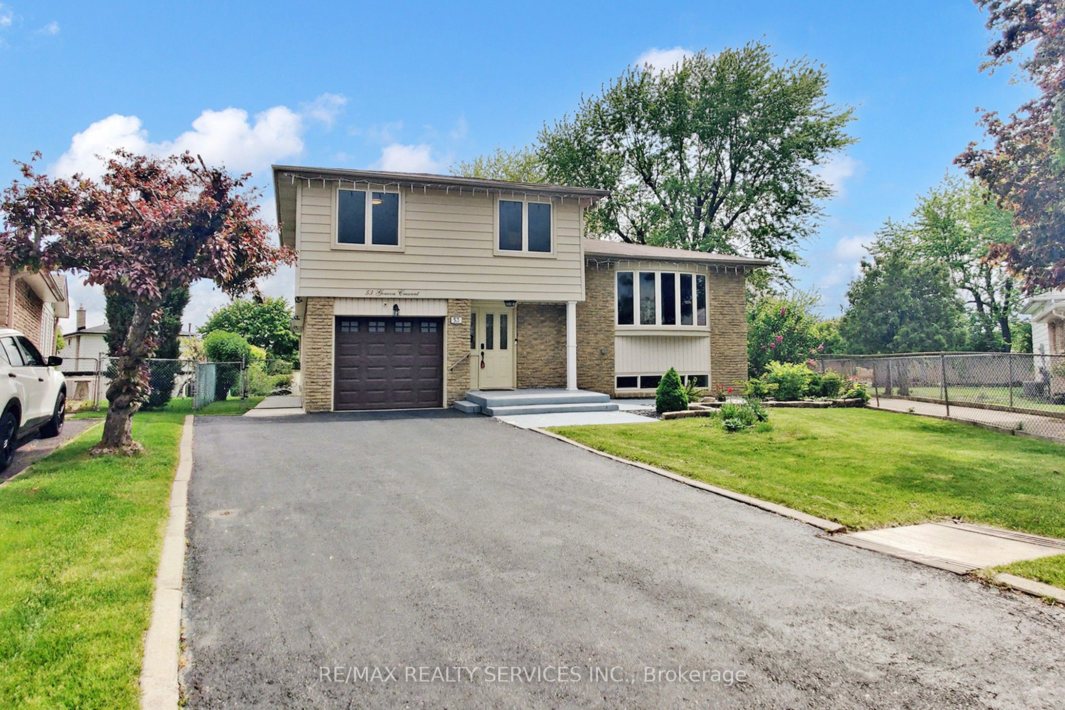 53 Geneva Crescent, Brampton, ON L6S 1K7 photo 5