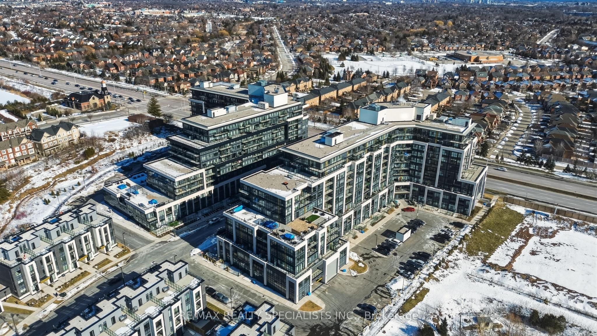 405 Dundas Street W 314, Oakville, ON L6M 5P9 photo 2