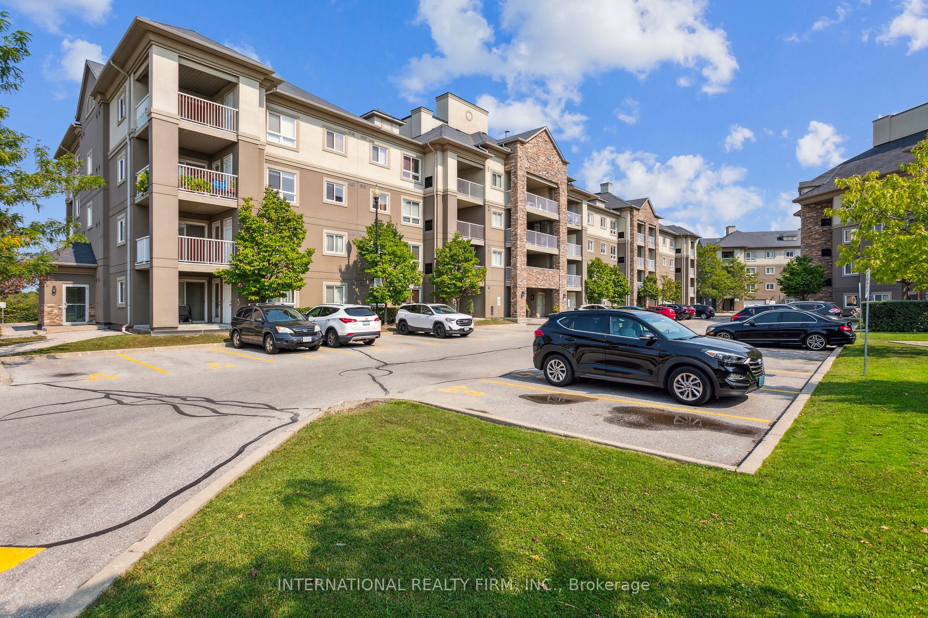 6 Dayspring Circle 2113, Brampton, ON L6P 2Z6 photo 2