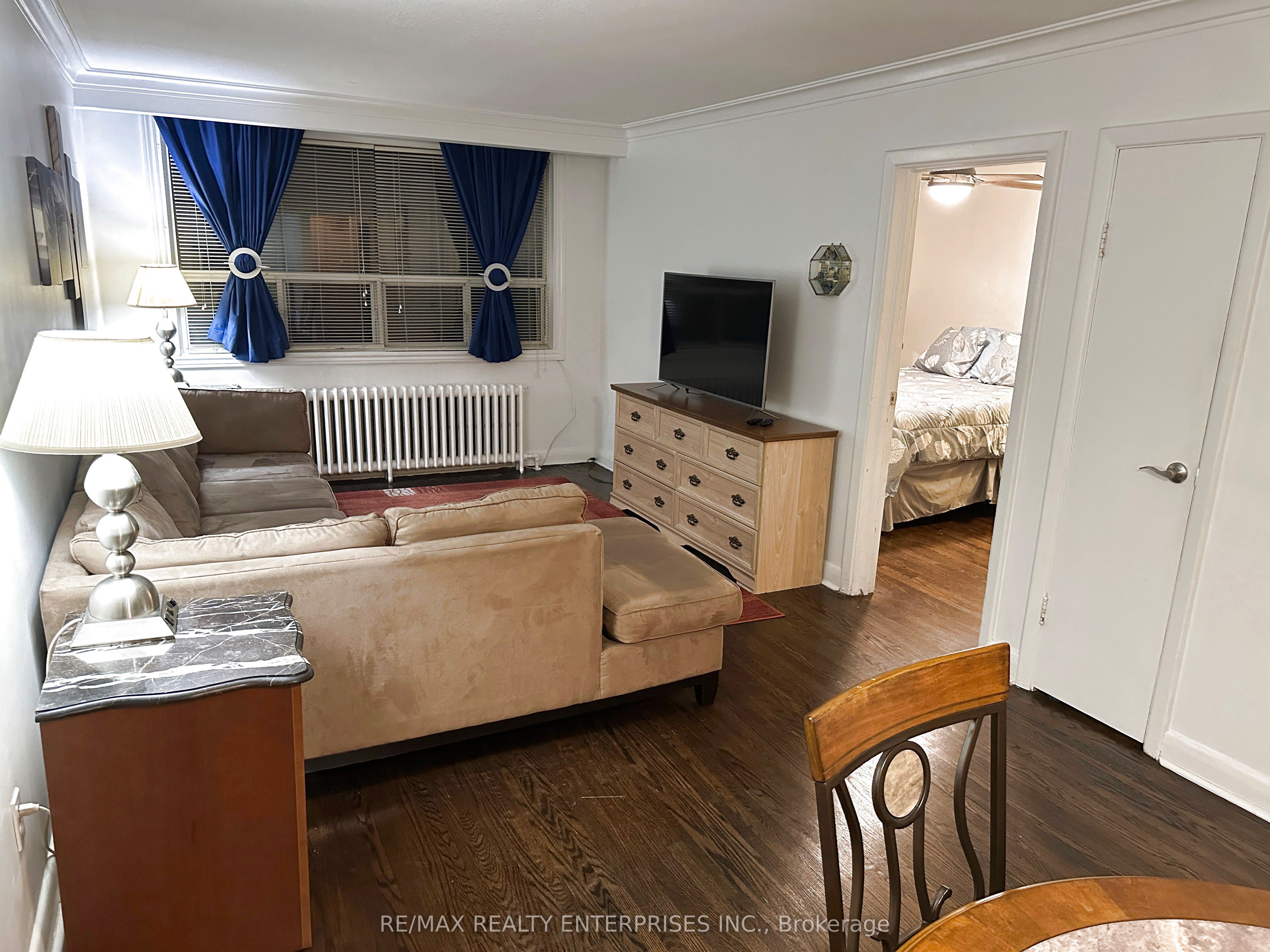 297 Lakeshore Road E 2, Mississauga, ON L5G 1H3 photo 4