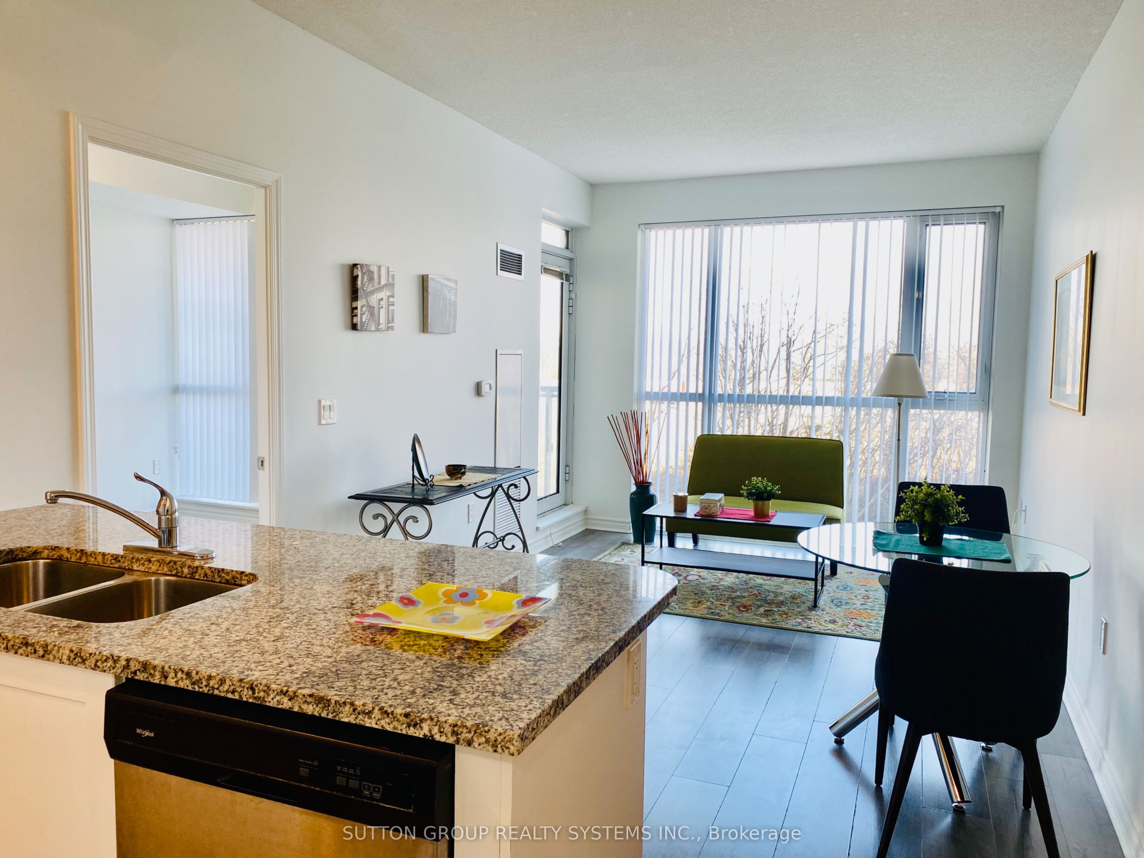 349 Rathburn Road W 301, Mississauga, ON L5B 0K6 photo 5