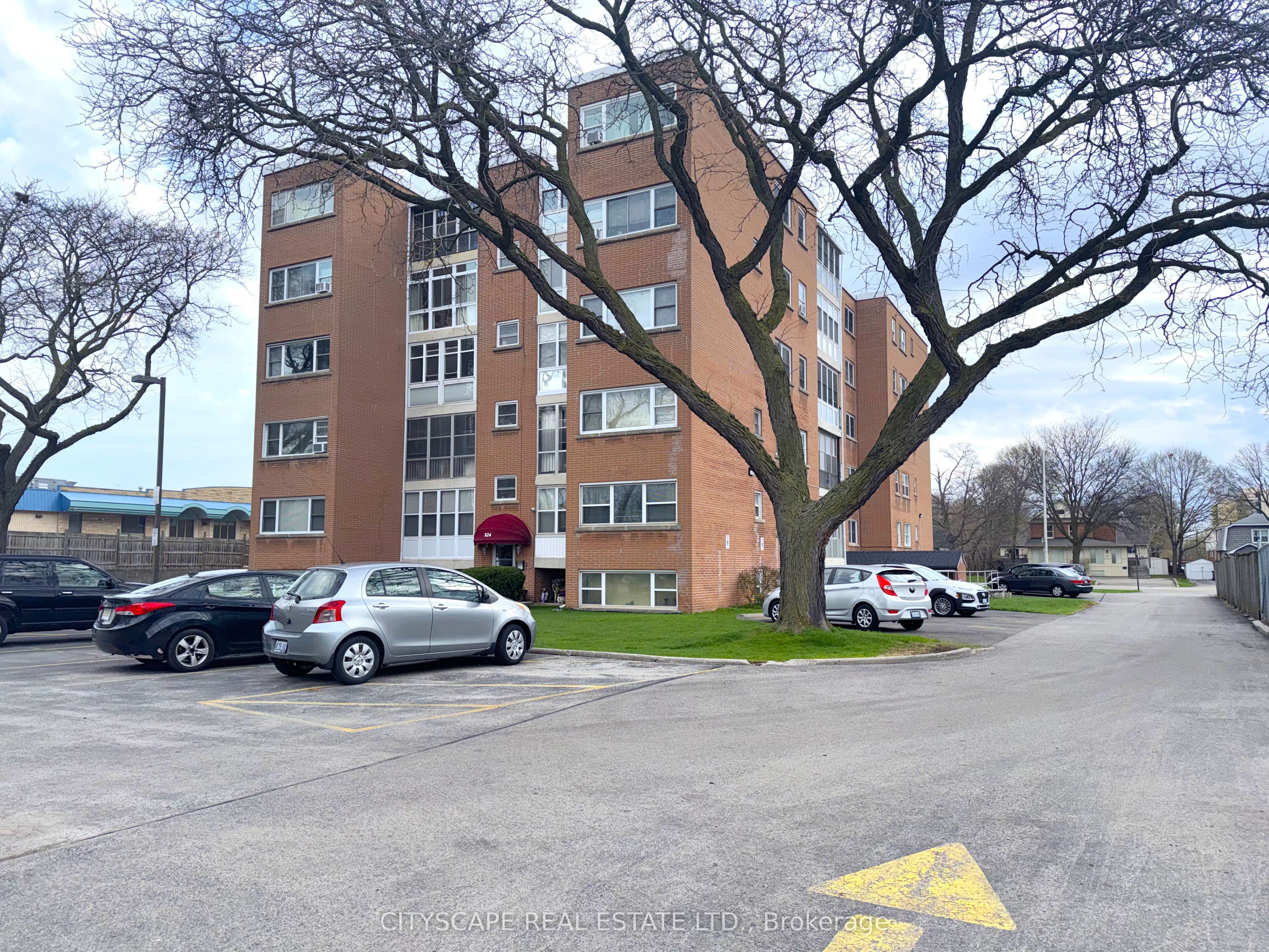 824 Brant Street 25, Burlington, ON L7R 2J5 photo 2