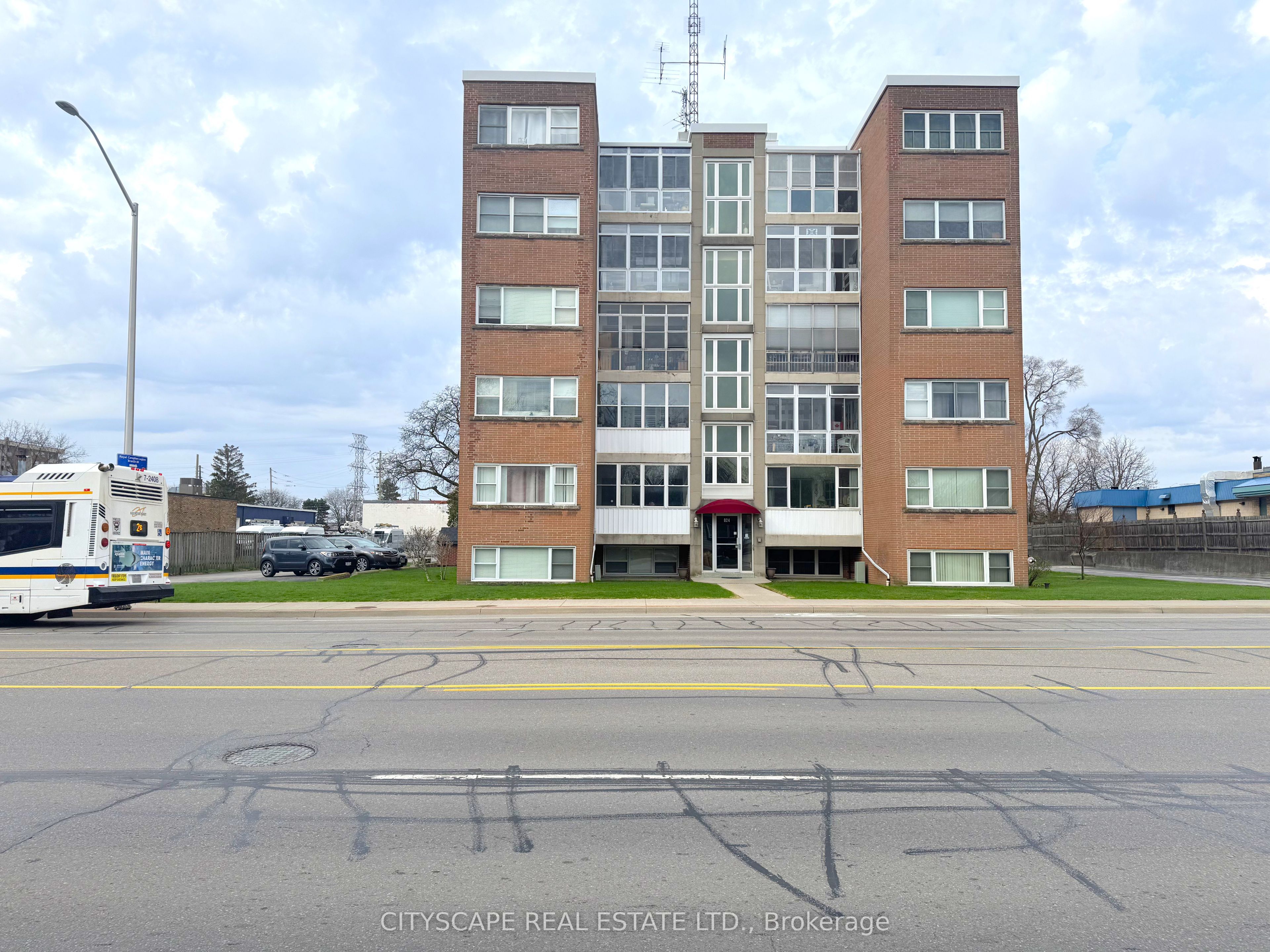 824 Brant Street 25, Burlington, ON L7R 2J5 photo 3