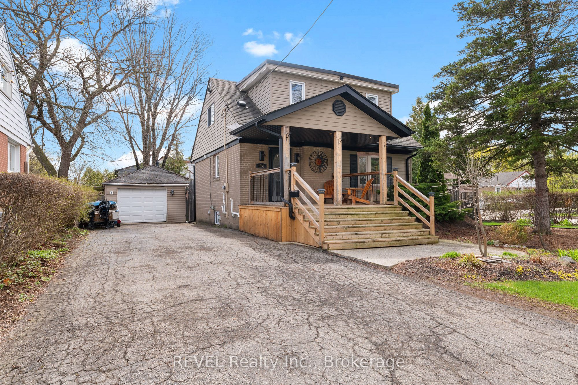 1367 St Marys Crescent, Burlington, ON L7P 1S1