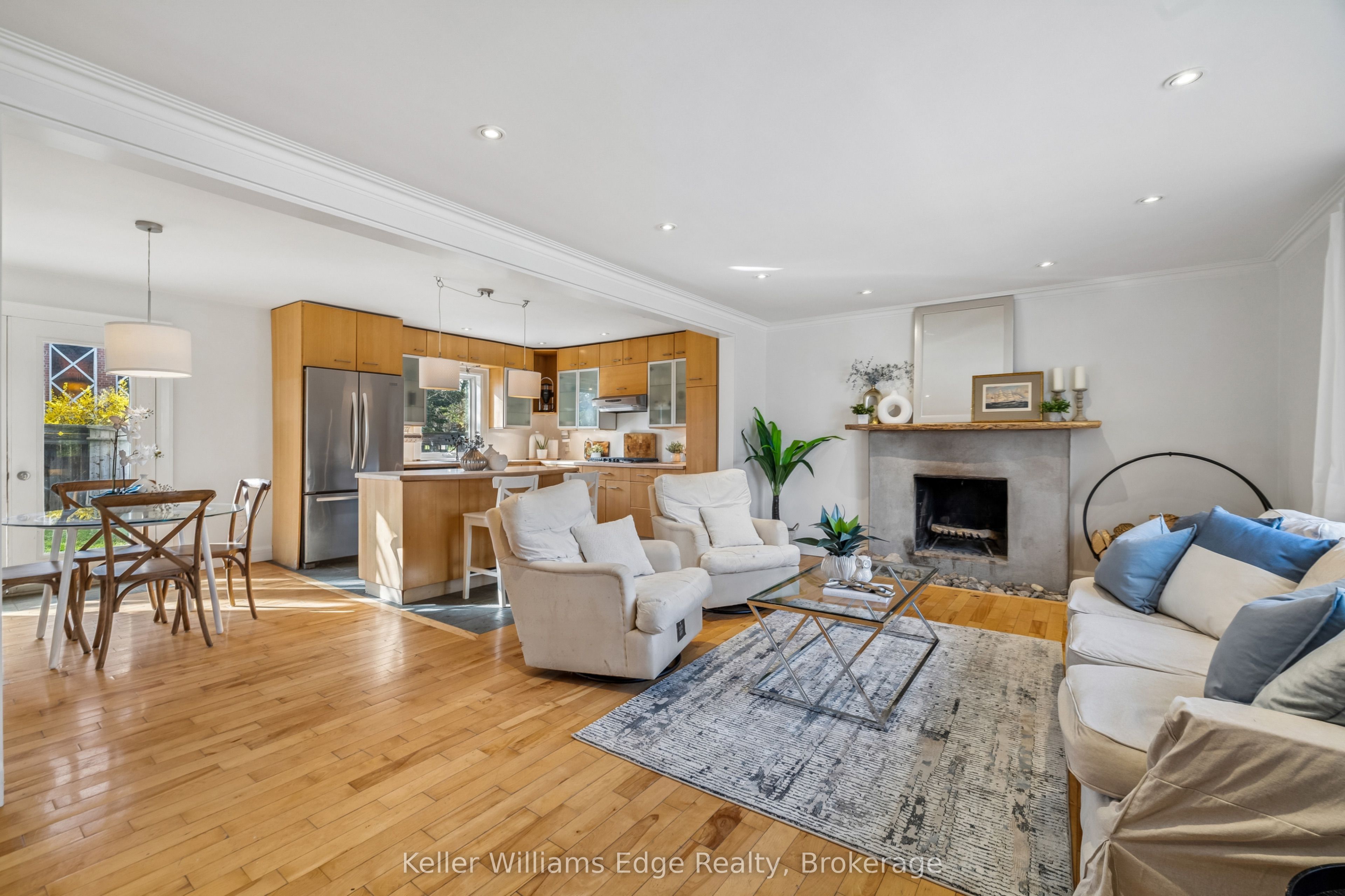 7 Washington Avenue, Oakville, ON L6K 1W5