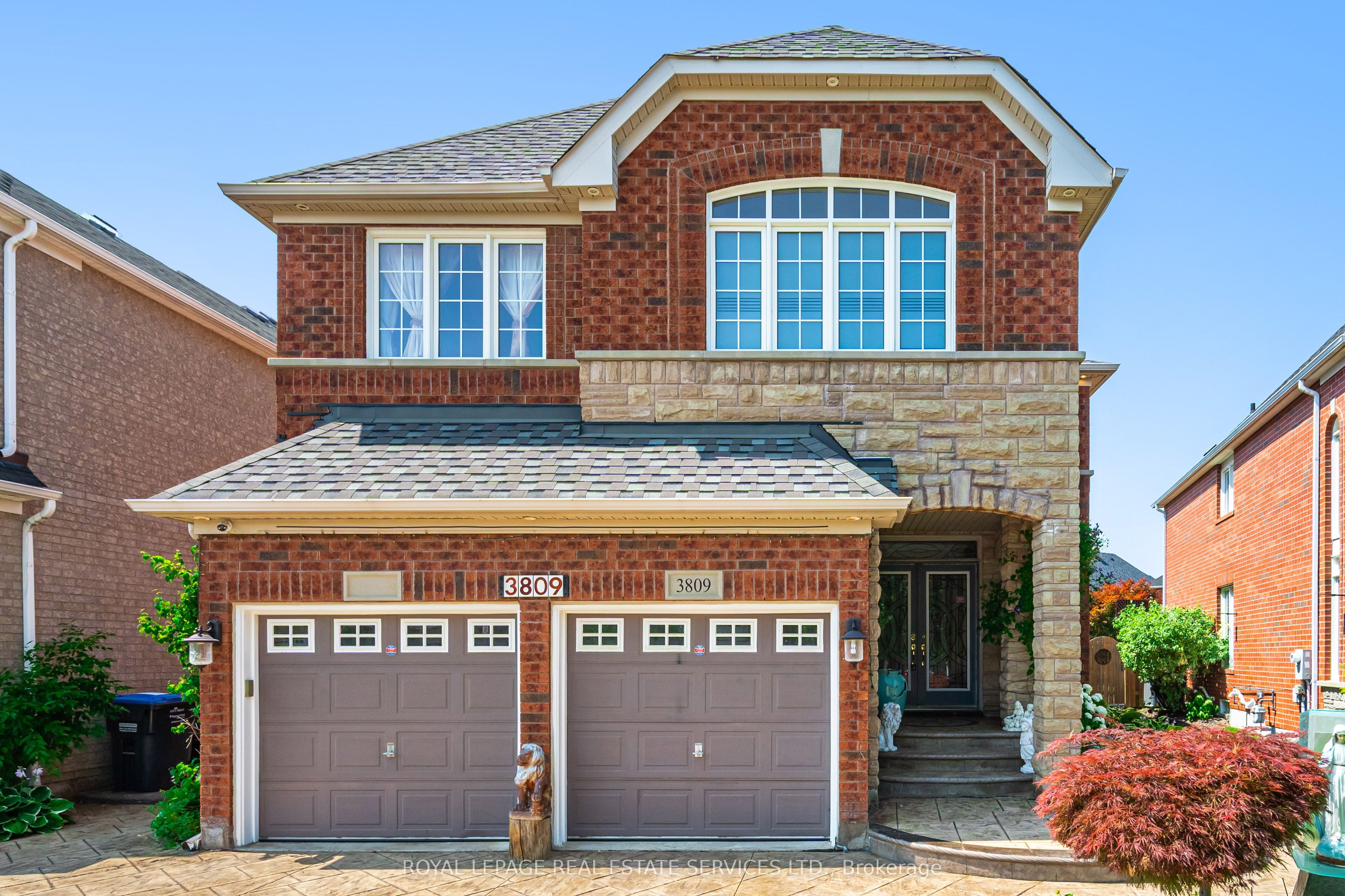3809 Candlelight Drive, Mississauga, ON L5M 8A8 photo 3