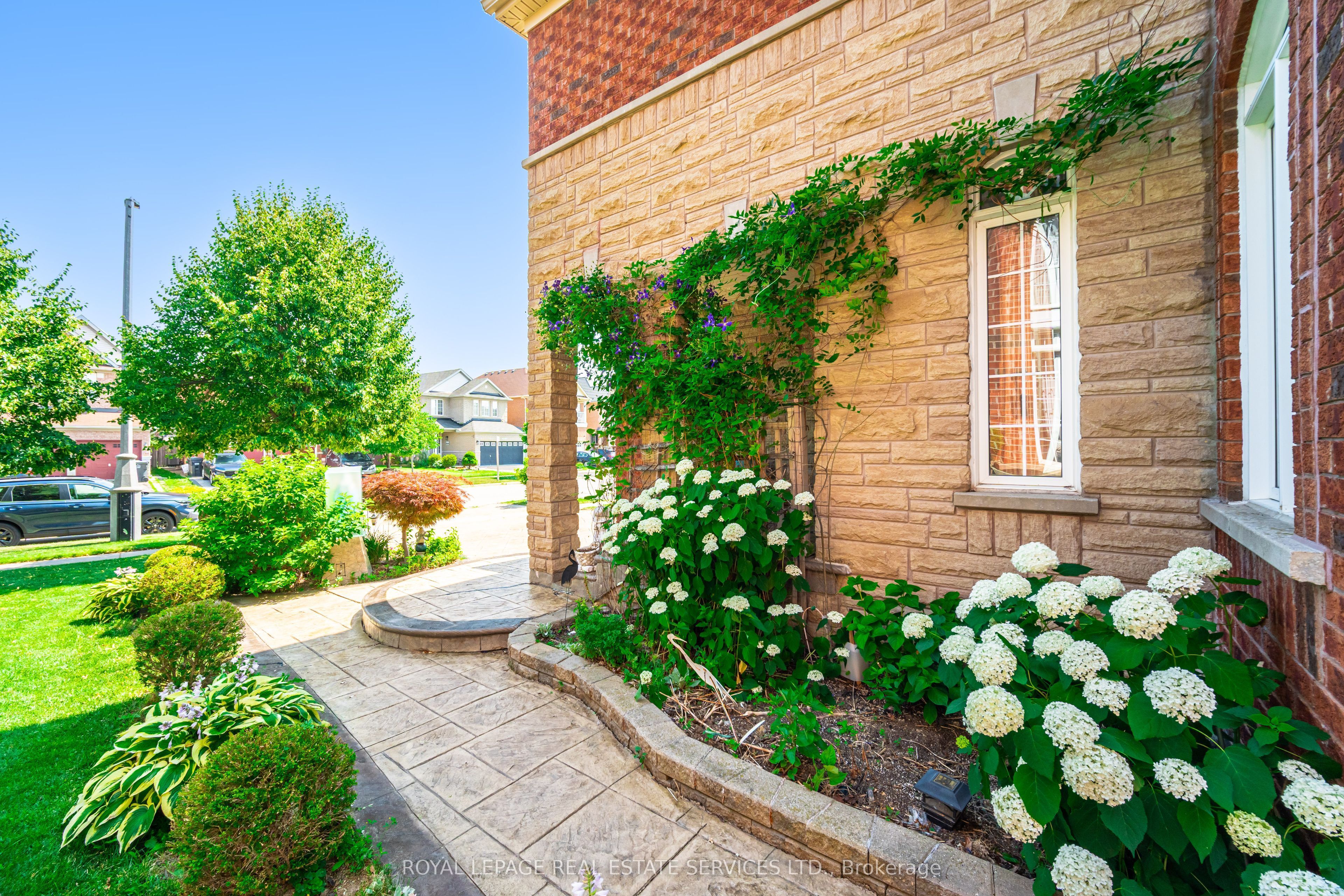 3809 Candlelight Drive, Mississauga, ON L5M 8A8 photo 4