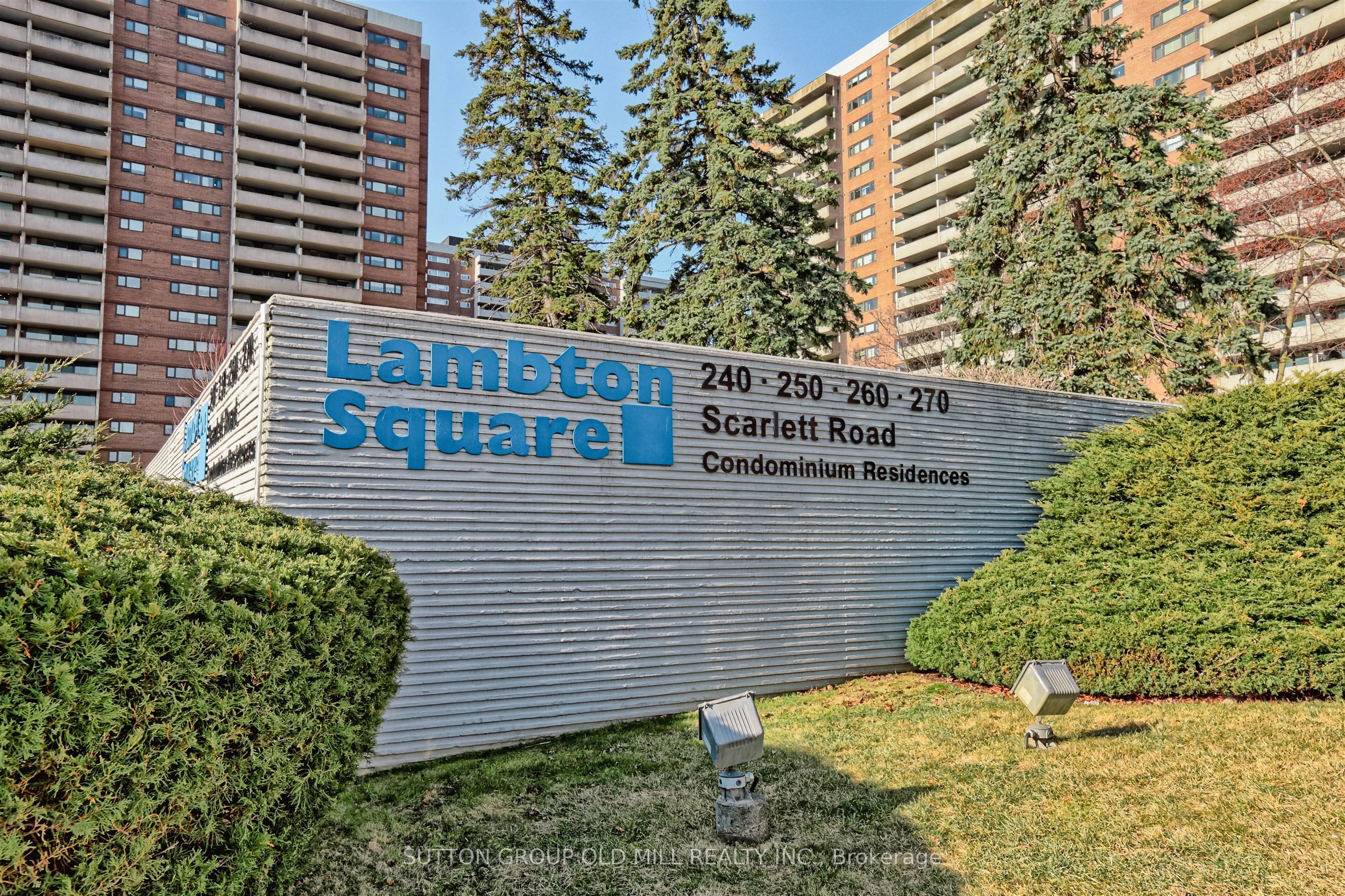 240 Scarlett Road 613, Toronto, ON M6N 4X4