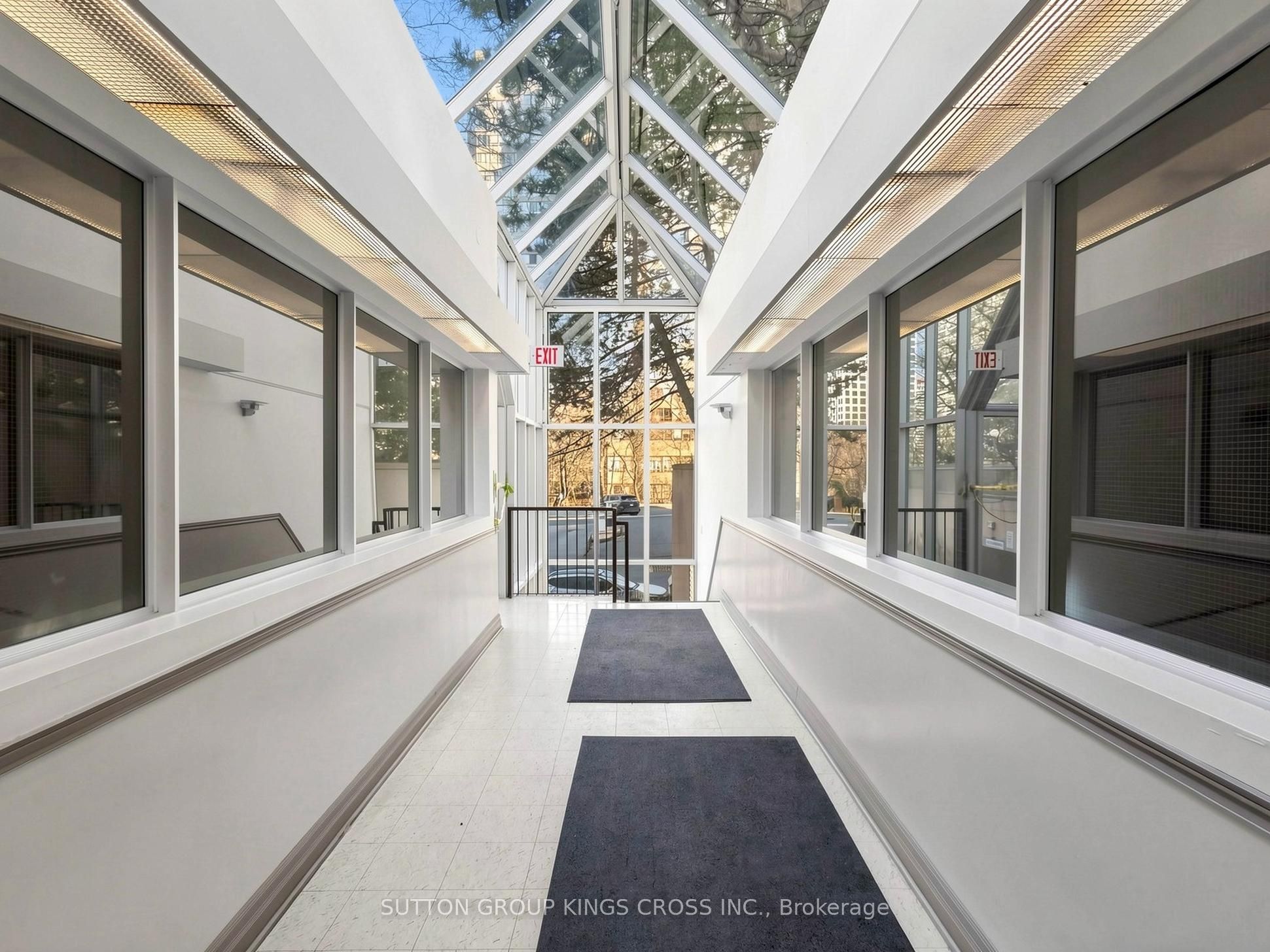 265 Enfield Place 706, Mississauga, ON L5B 3Y7 photo 3