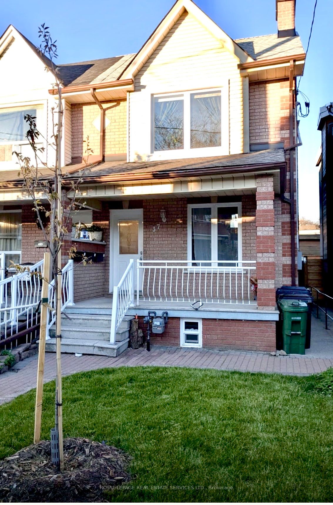 37 Gillespie Avenue Main Floor, Toronto, ON M6N 2Y5