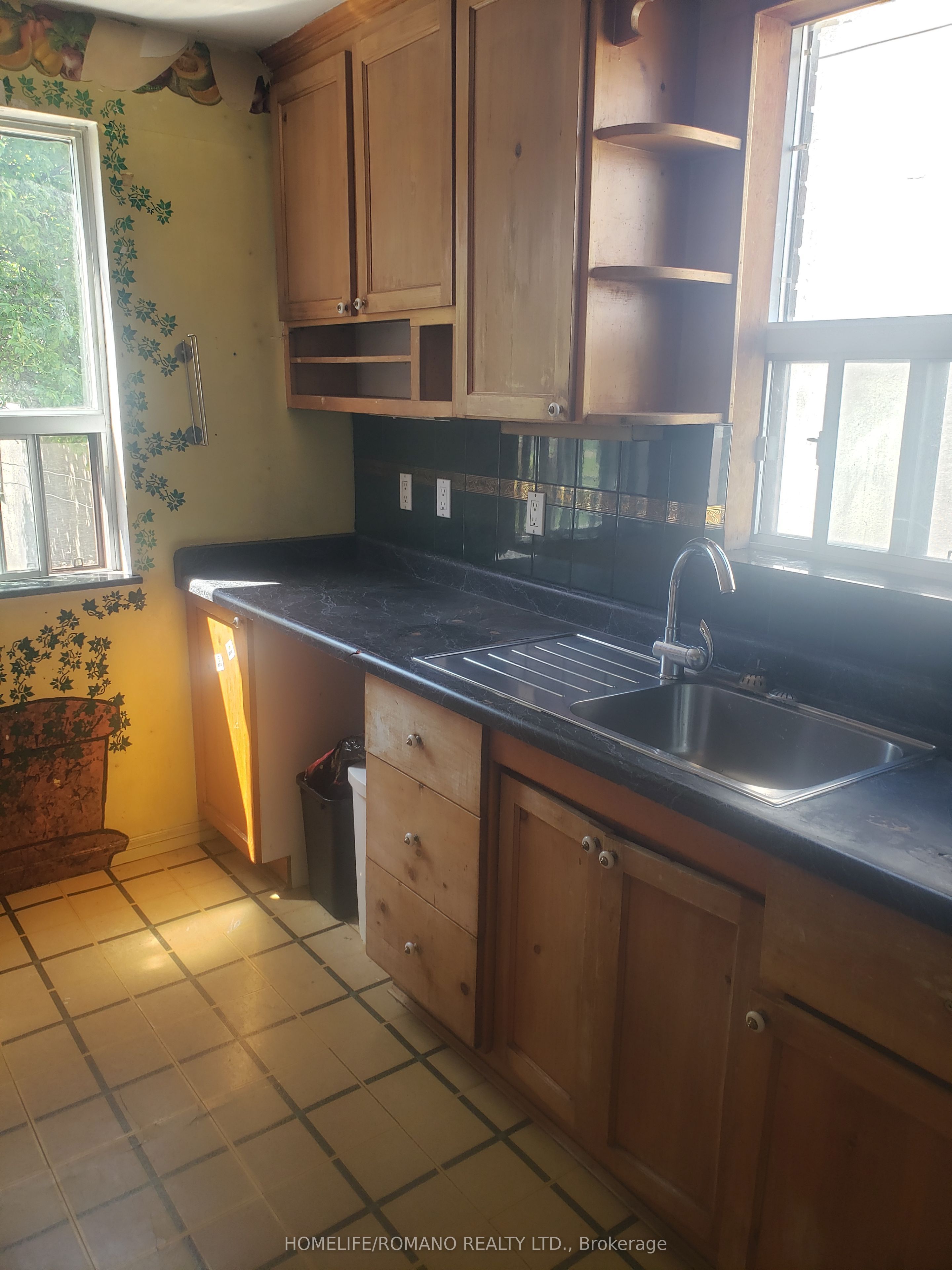 67 Beechborough Avenue, Toronto, ON M6M 1Z6 photo 3