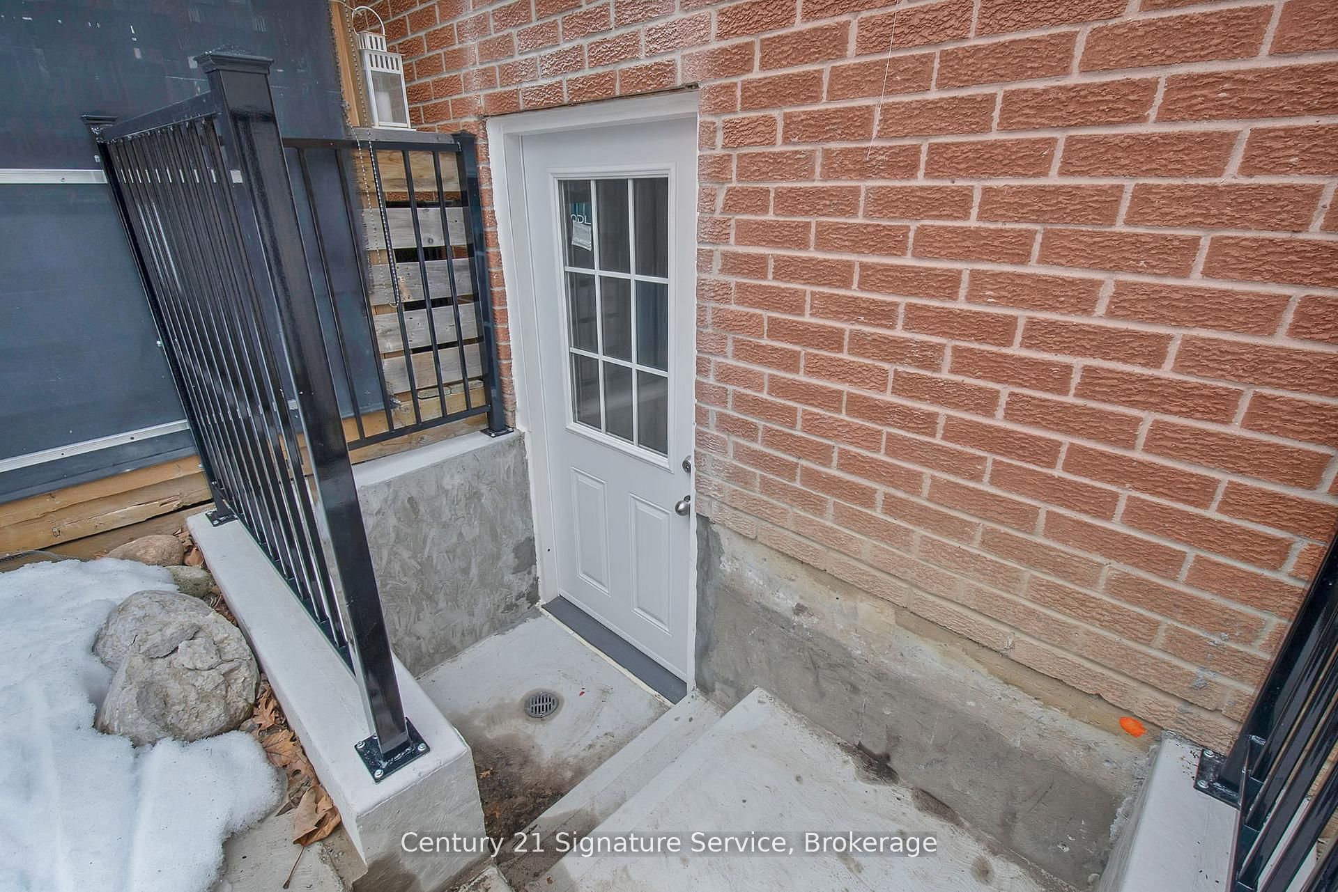 6357 Neuchatel Road Basement, Mississauga, ON L5N 2J7 photo 5