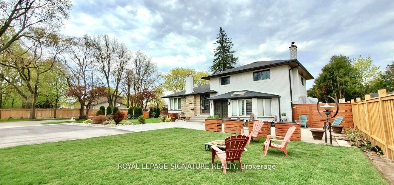 2263 Harcourt Crescent, Mississauga, ON L4Y 1W3 photo 3