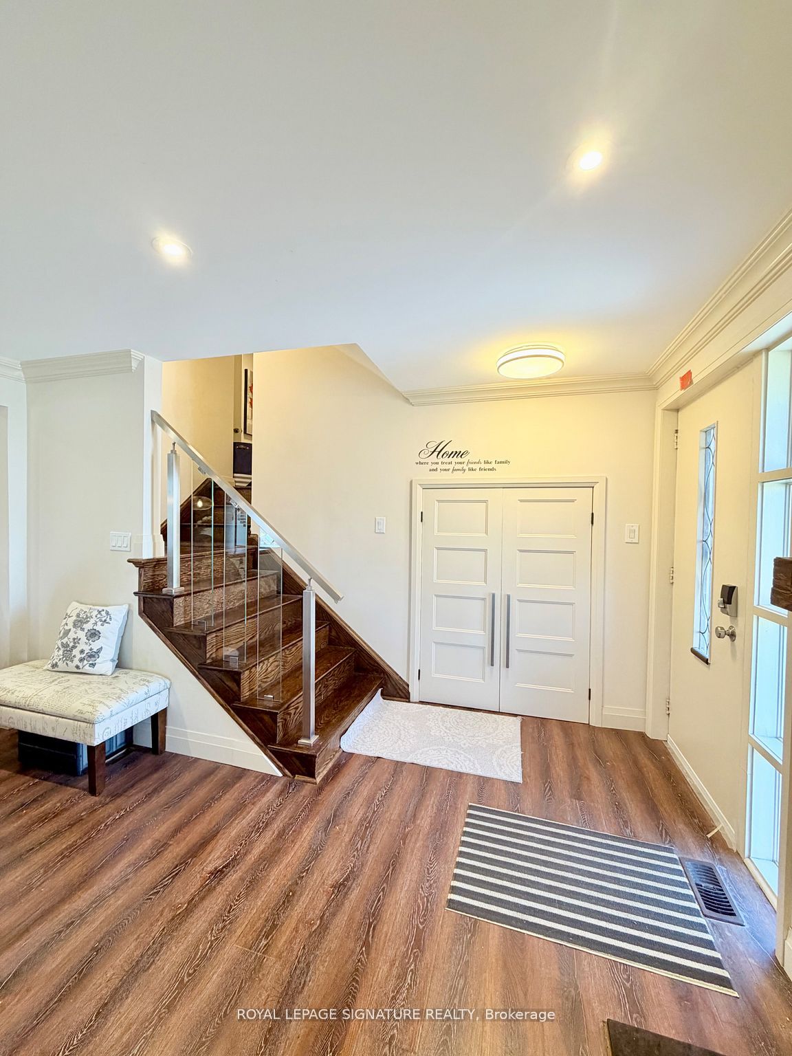 2263 Harcourt Crescent, Mississauga, ON L4Y 1W3 photo 5