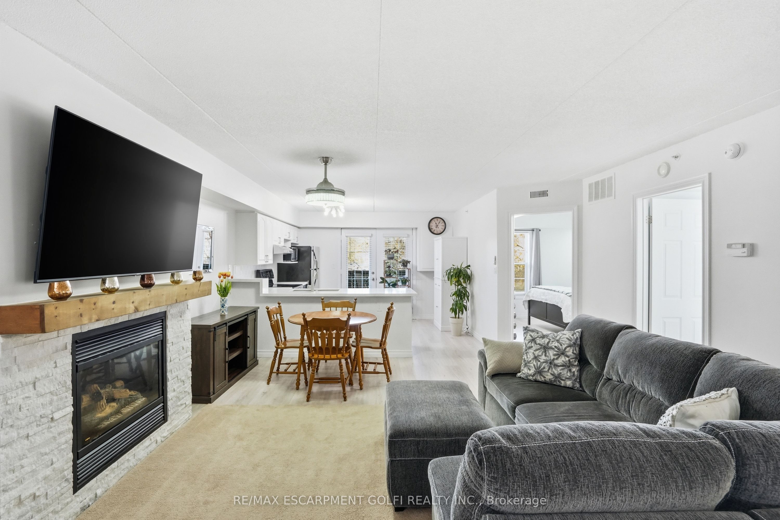 4003 Kilmer Drive 207, Burlington, ON L7M 4M1 photo 4