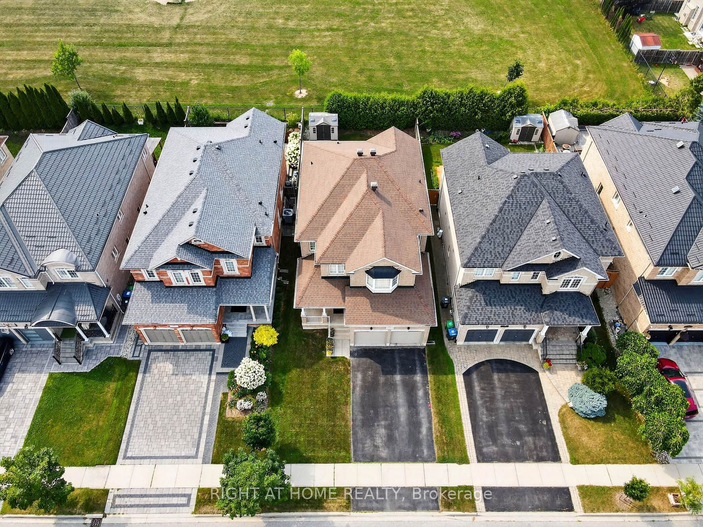 7 Messina Avenue, Brampton, ON L6Y 0M6