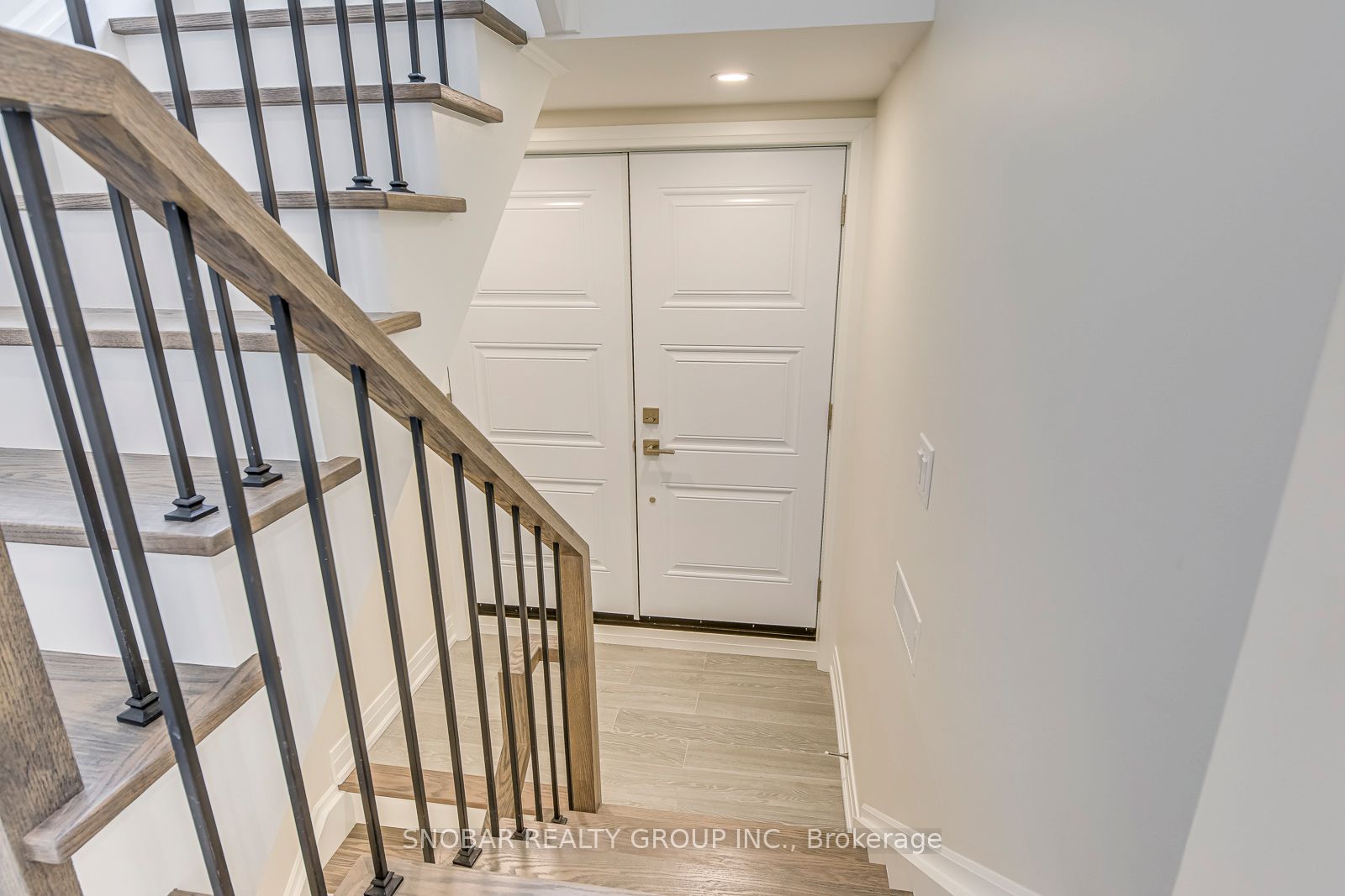 83 Clairton Crescent, Toronto, ON M6N 2M7 photo 3