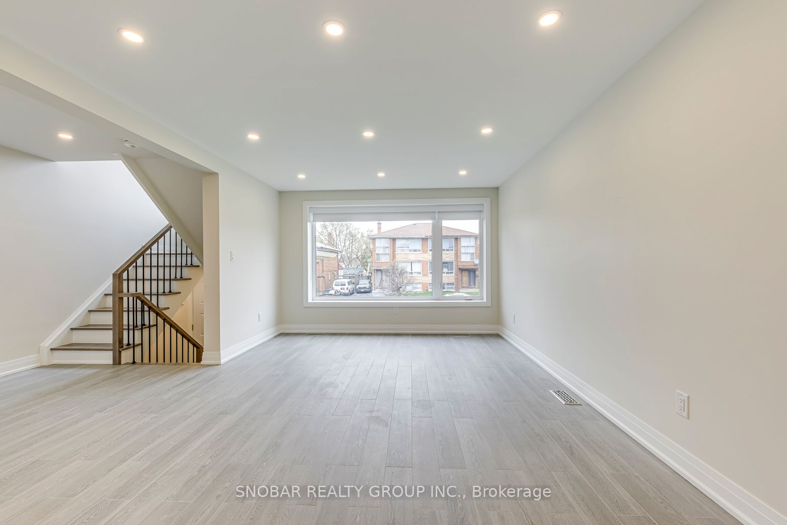 83 Clairton Crescent, Toronto, ON M6N 2M7 photo 4