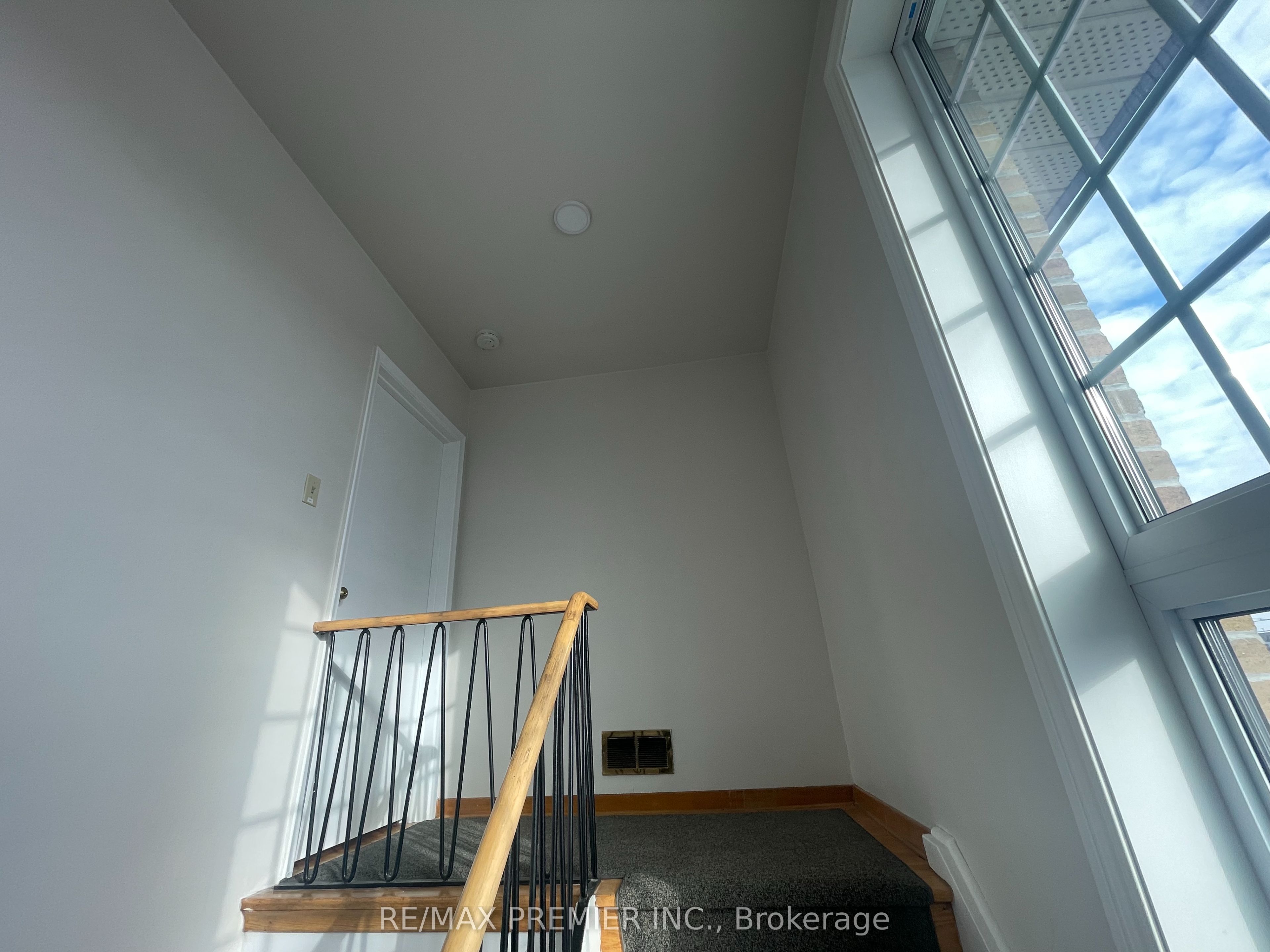 2360 Keele Street 3, Toronto, ON M6M 4A5 photo 4
