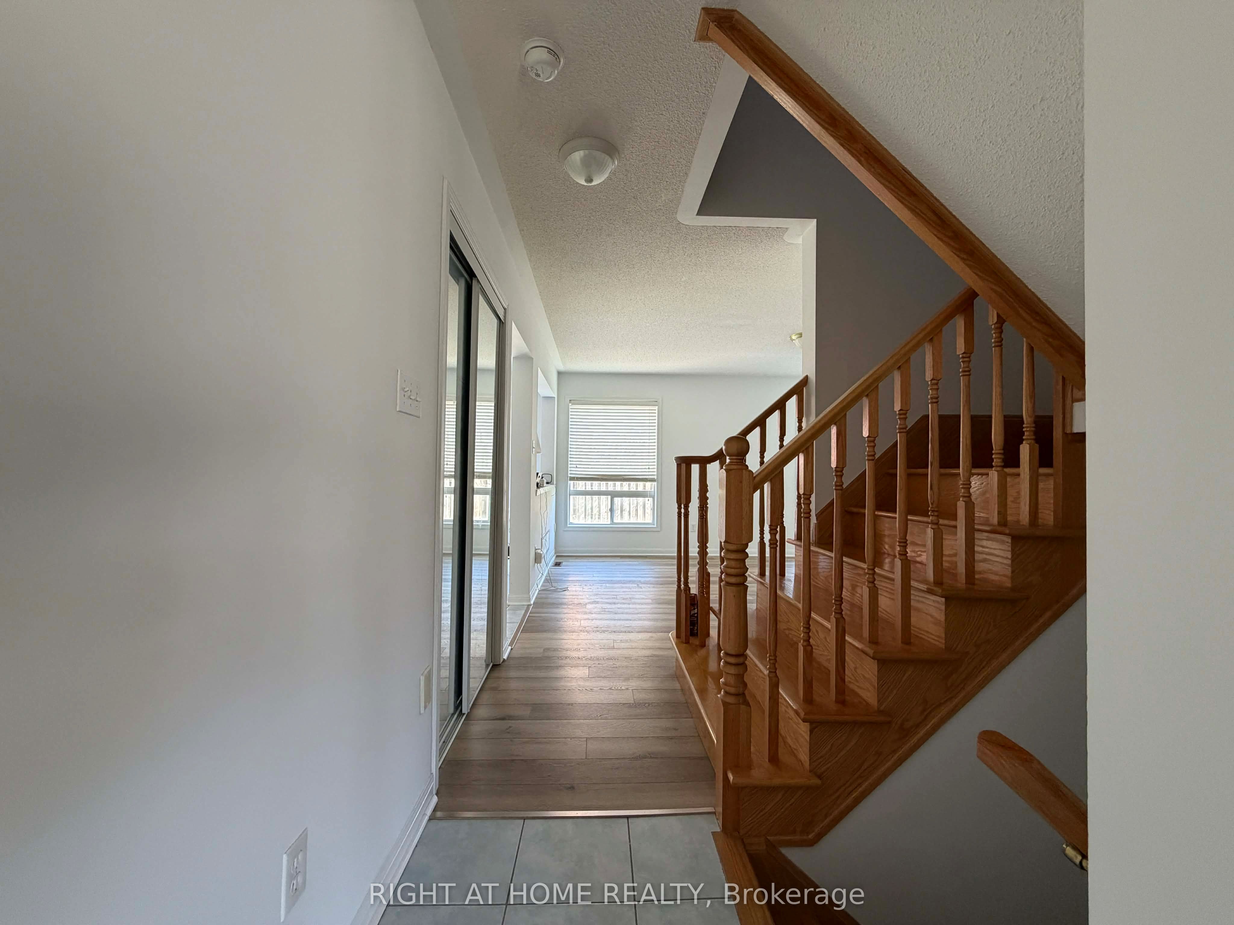 677 Irving Terrace, Milton, ON L9T 6H6 photo 4