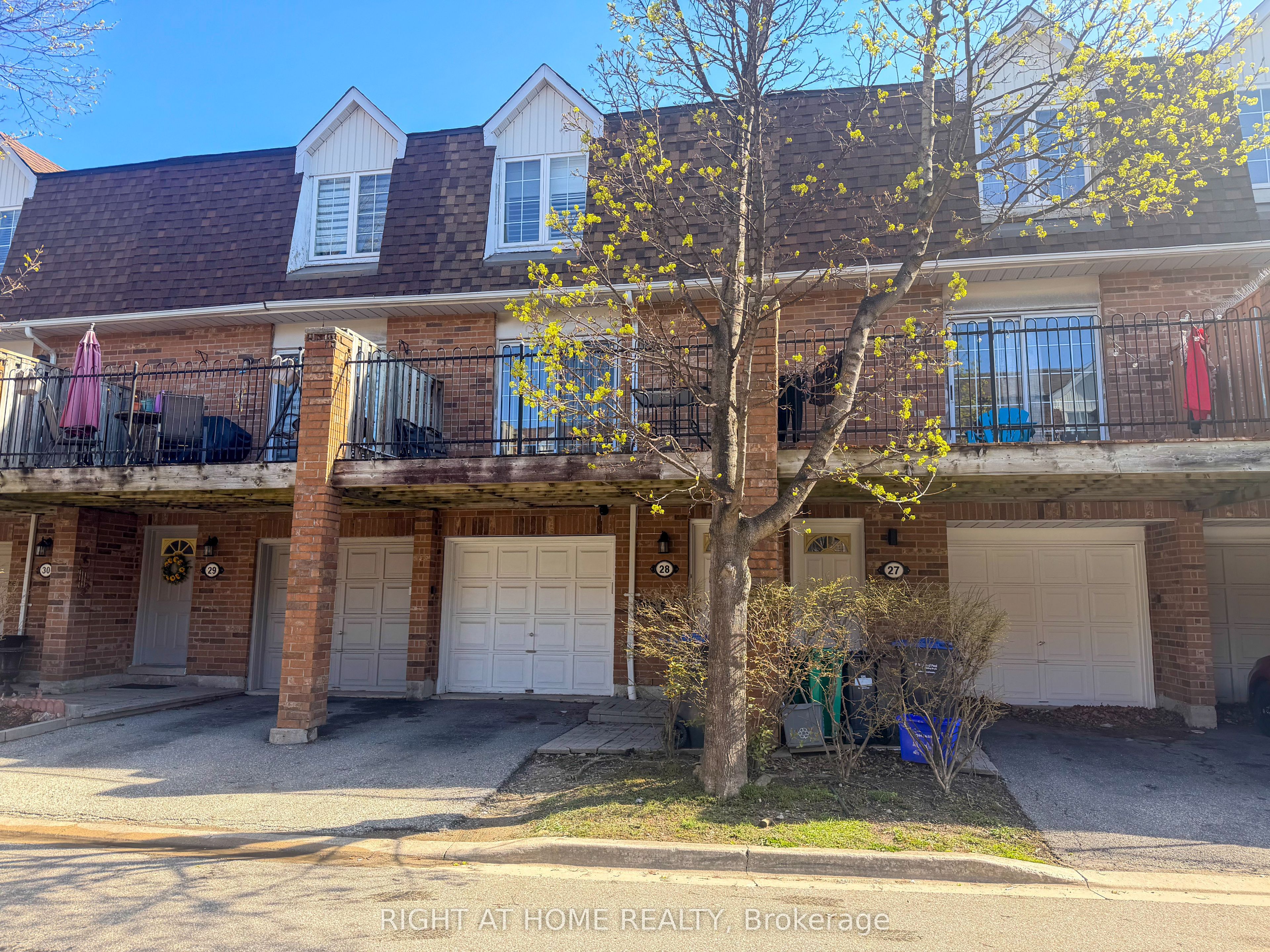 1525 South Parade Court 28, Mississauga, ON L5M 6E9 photo 3