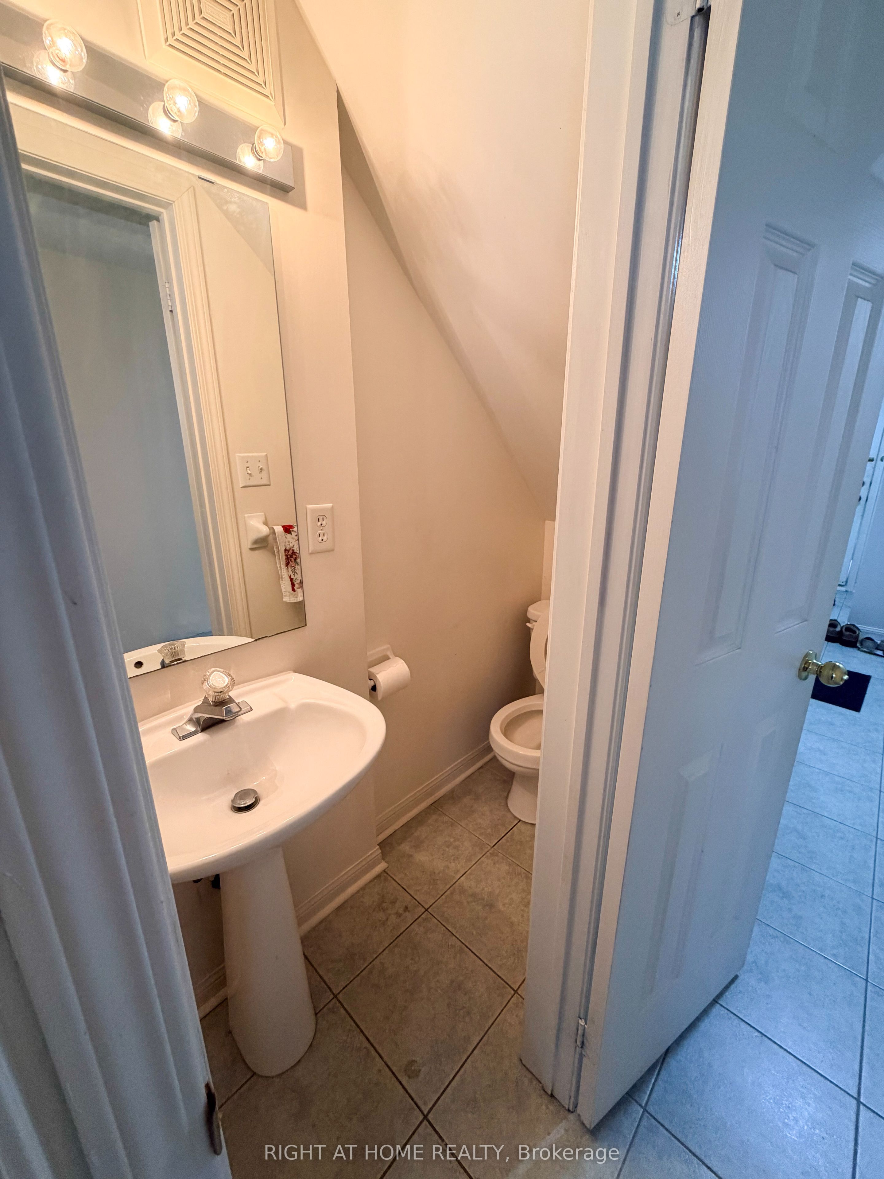 1525 South Parade Court 28, Mississauga, ON L5M 6E9 photo 5