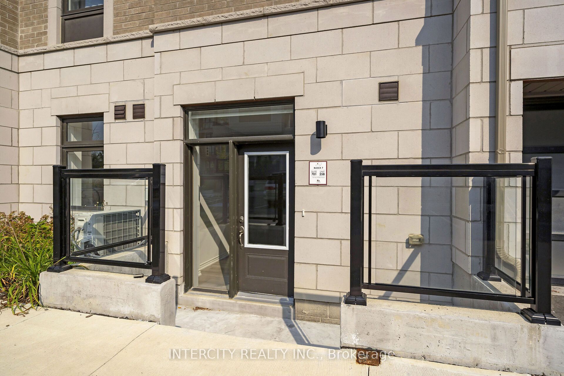 60 Halliford Place 701, Brampton, ON L6P 4R1 photo 2