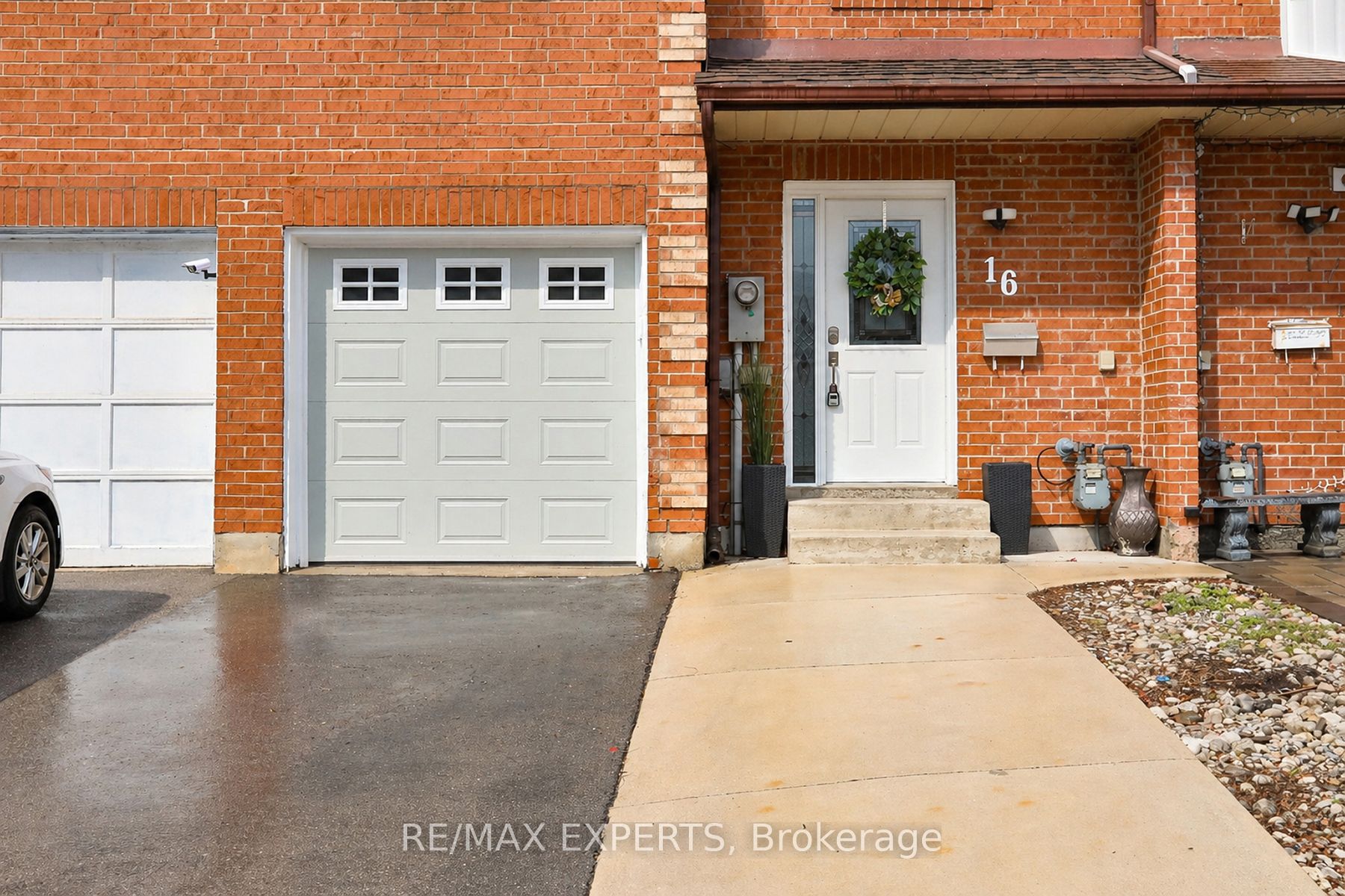 16 Hetherington Place, Brampton, ON L6S 5M7