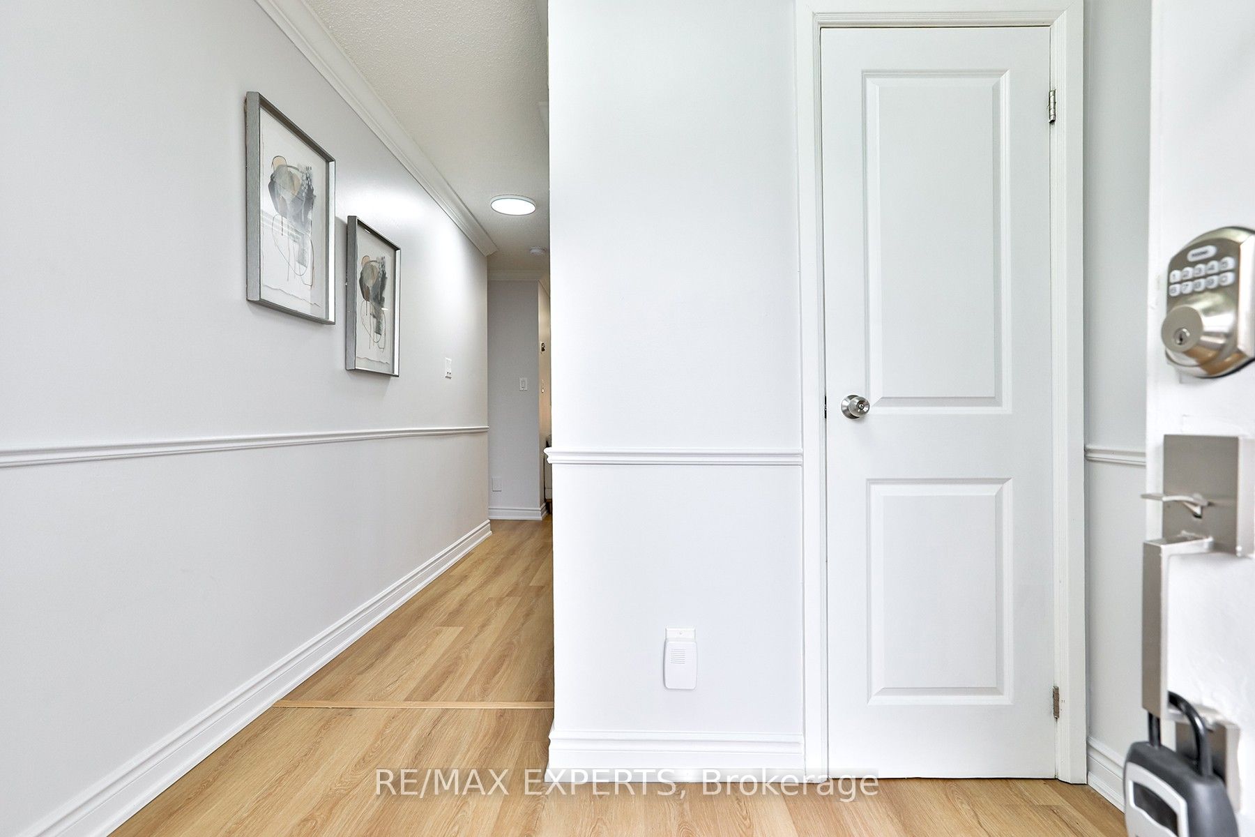 16 Hetherington Place, Brampton, ON L6S 5M7 photo 3