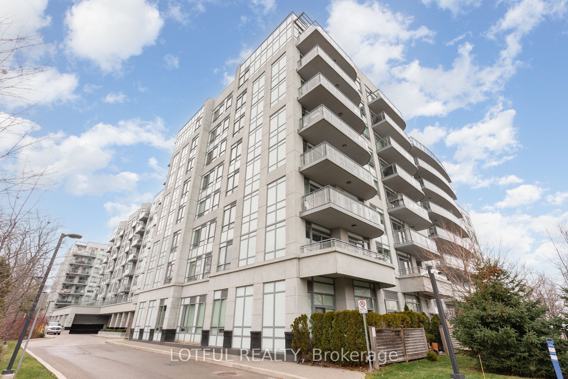 3500 Lakeshore Road W 711, Oakville, ON L6L 0B4 photo 3