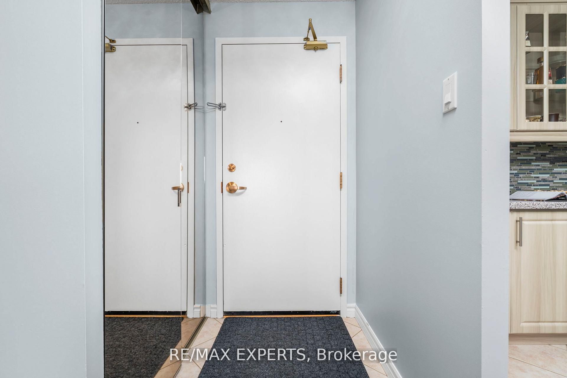 10 Dayspring Circle 406, Brampton, ON L6P 1B9 photo 5