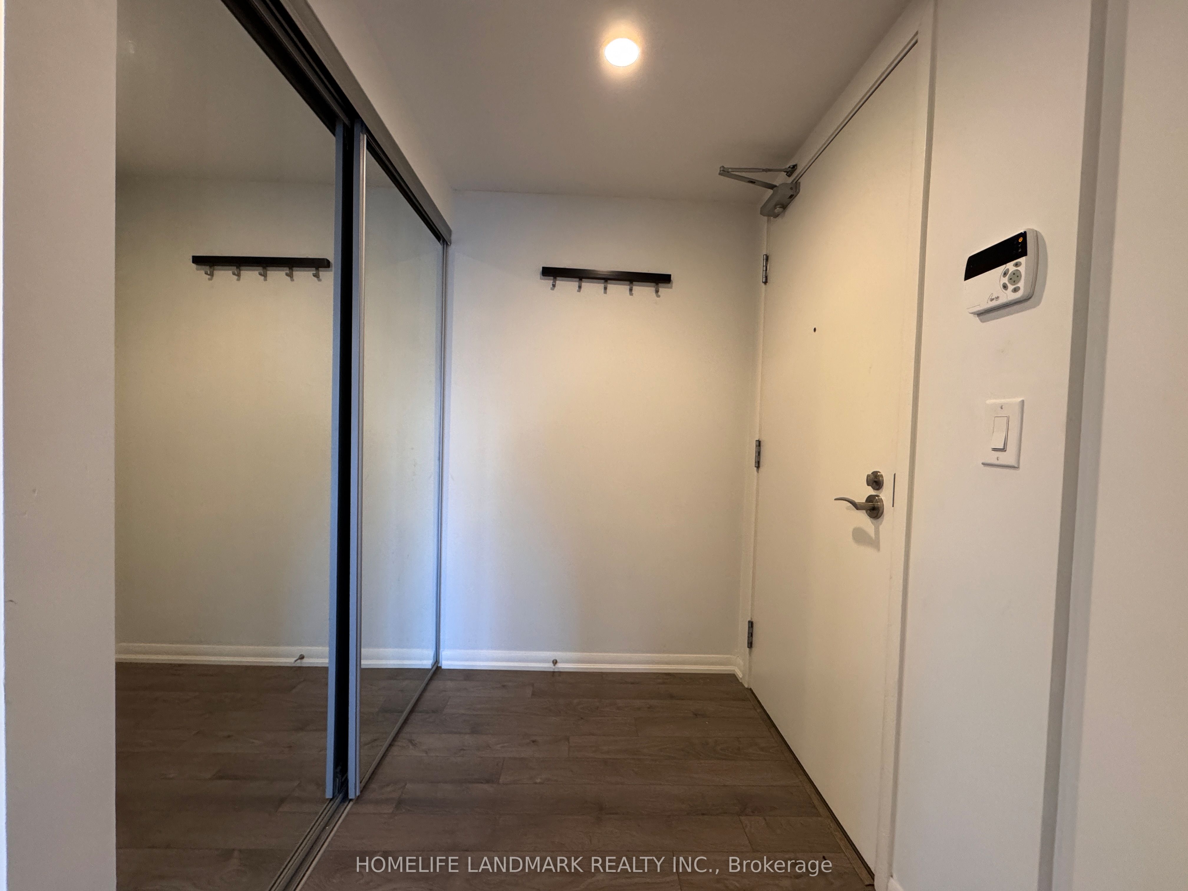 3091 Dufferin Street 208, Toronto, ON M6A 0C4 photo 5