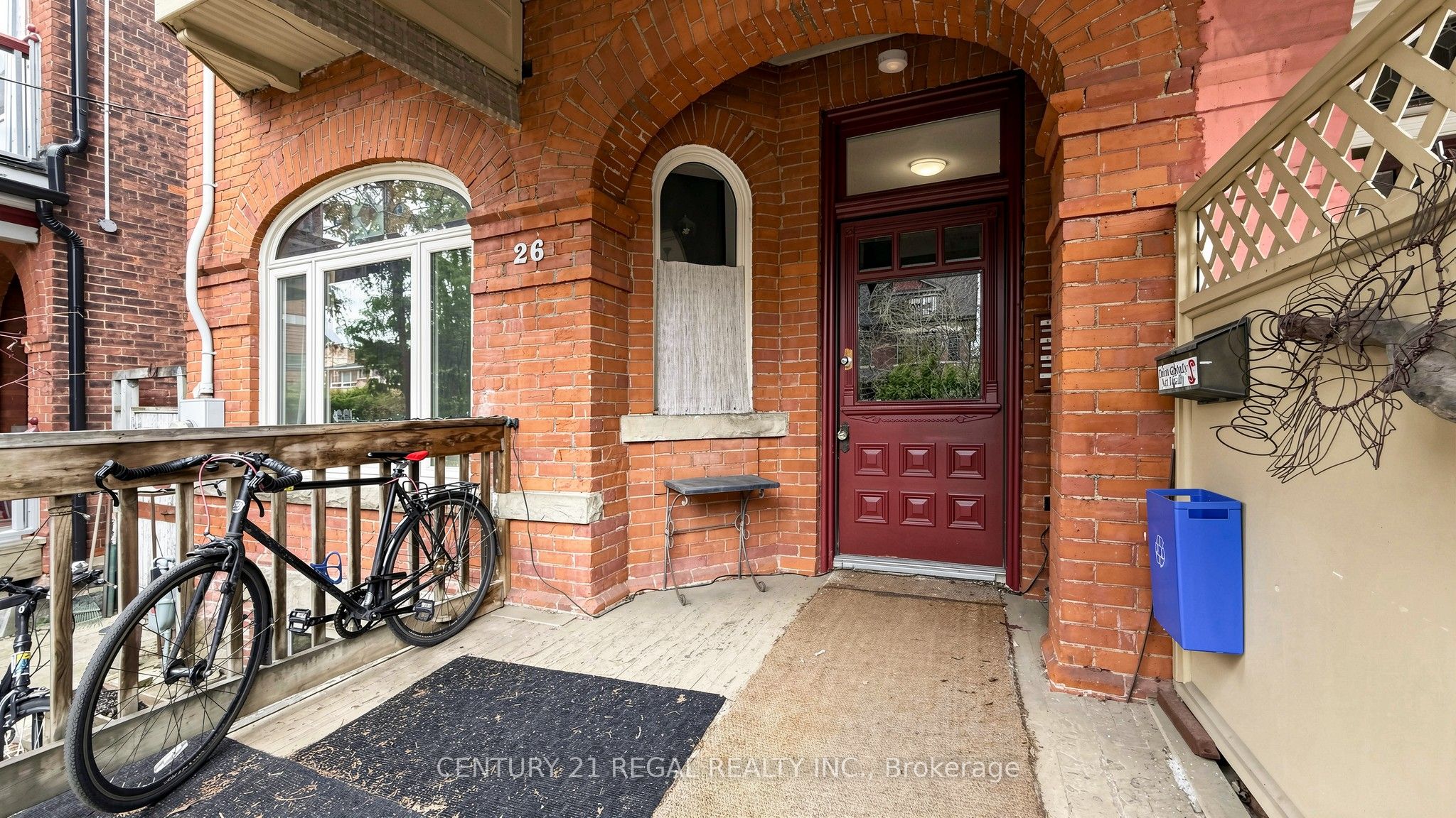 26 MACDONELL Avenue, Toronto, ON M6R 2A2 photo 5