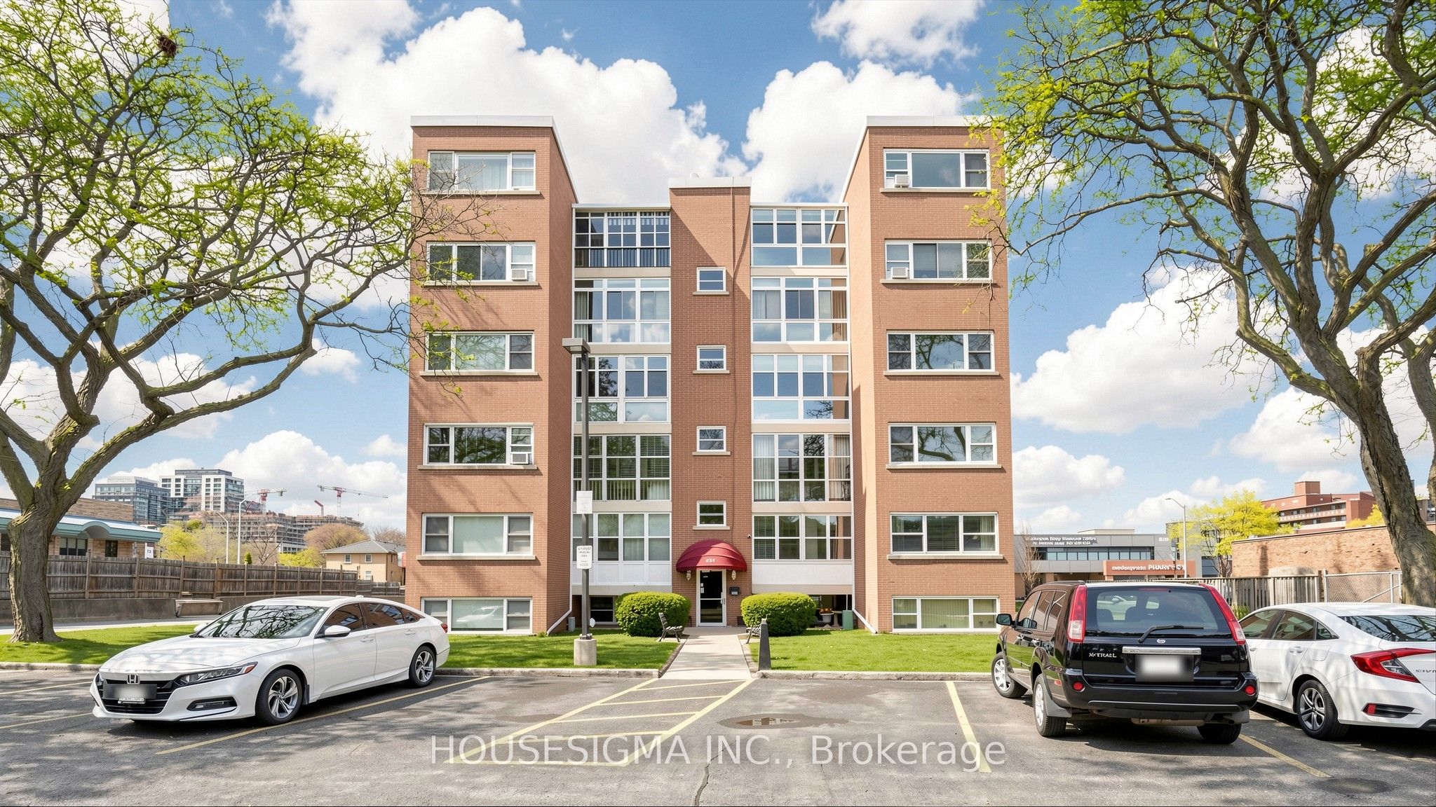 824 Brant Street 9, Burlington, ON L7R 2J5