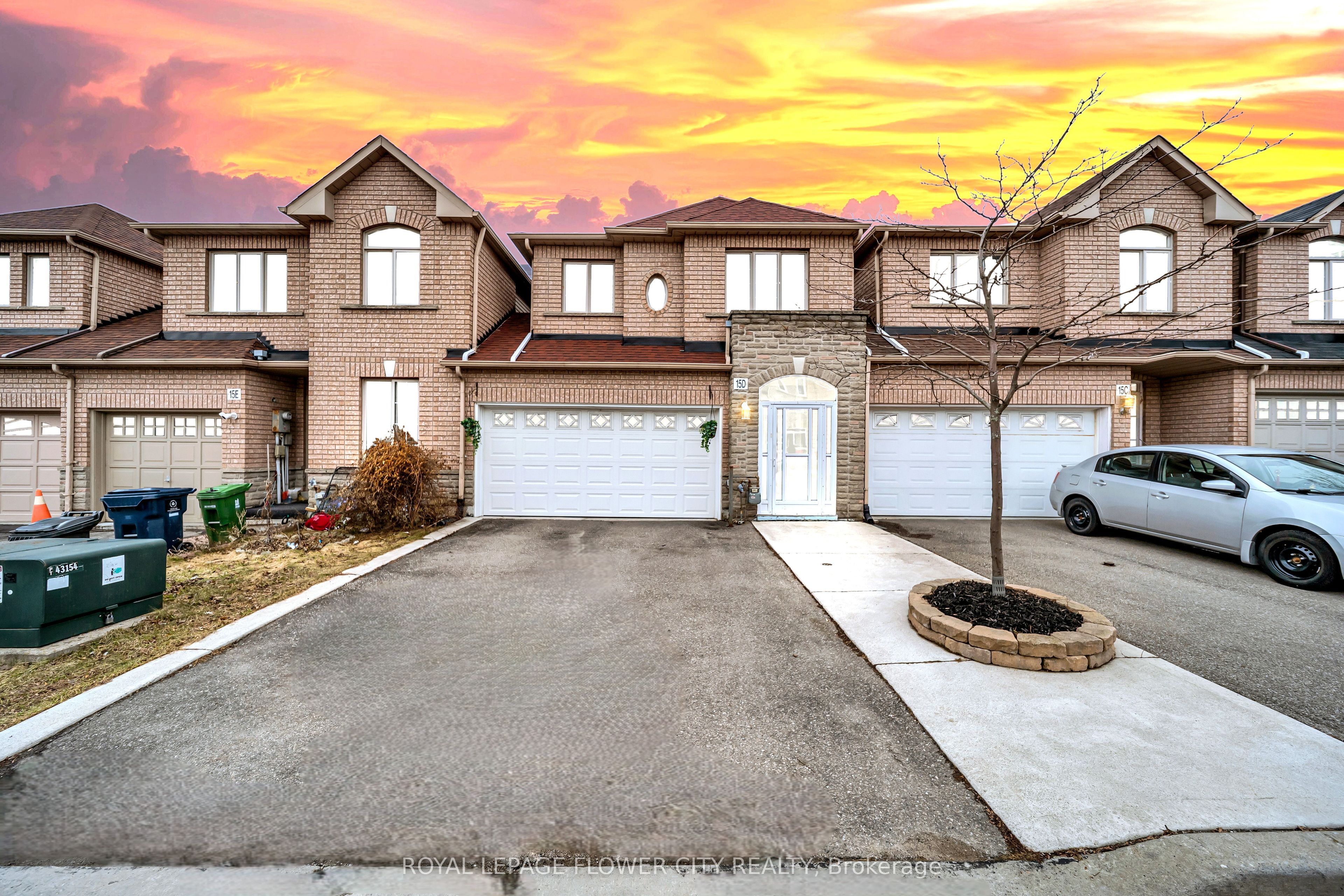 15D View Green Crescent, Toronto, ON M9W 7E1