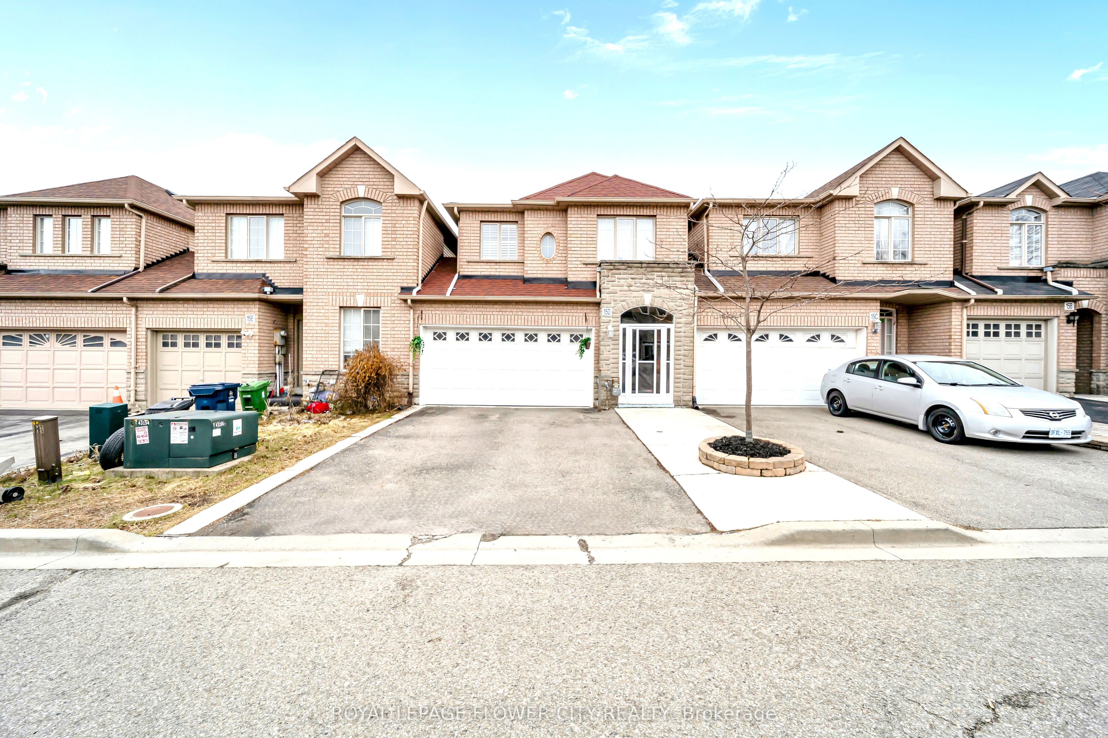 15D View Green Crescent, Toronto, ON M9W 7E1 photo 2