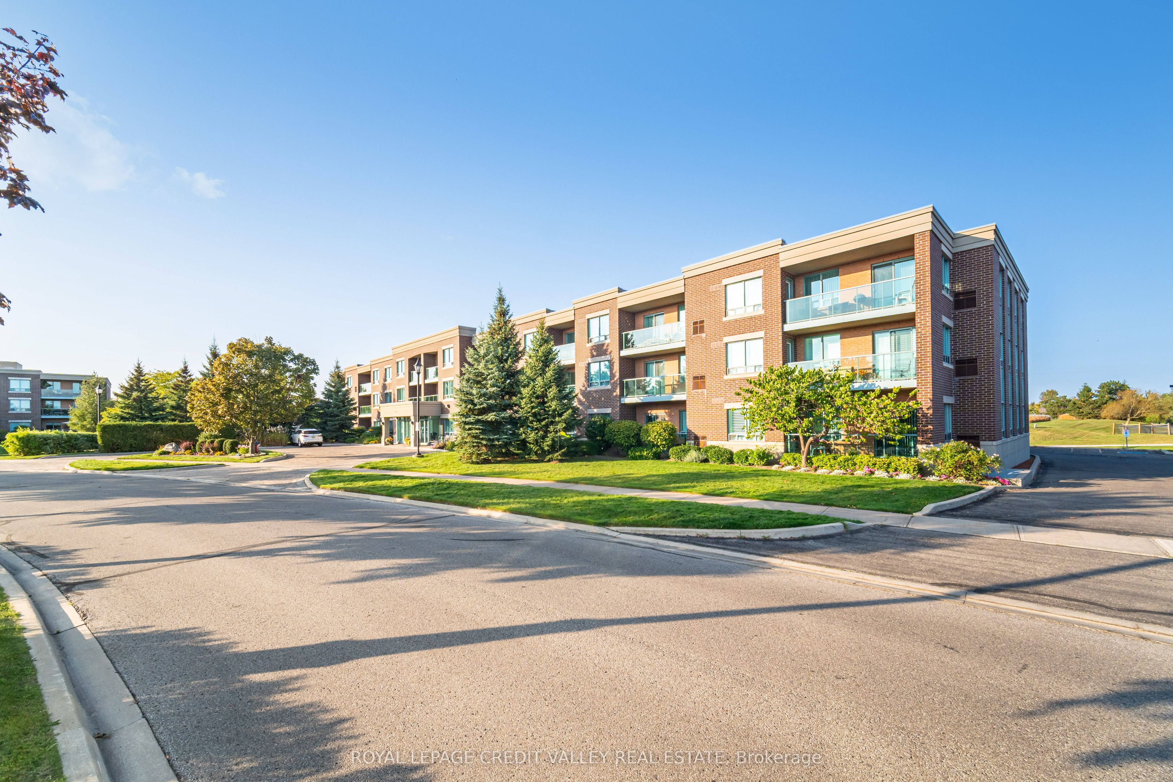55 Via Rosedale 204, Brampton, ON L6P 0V1 photo 2