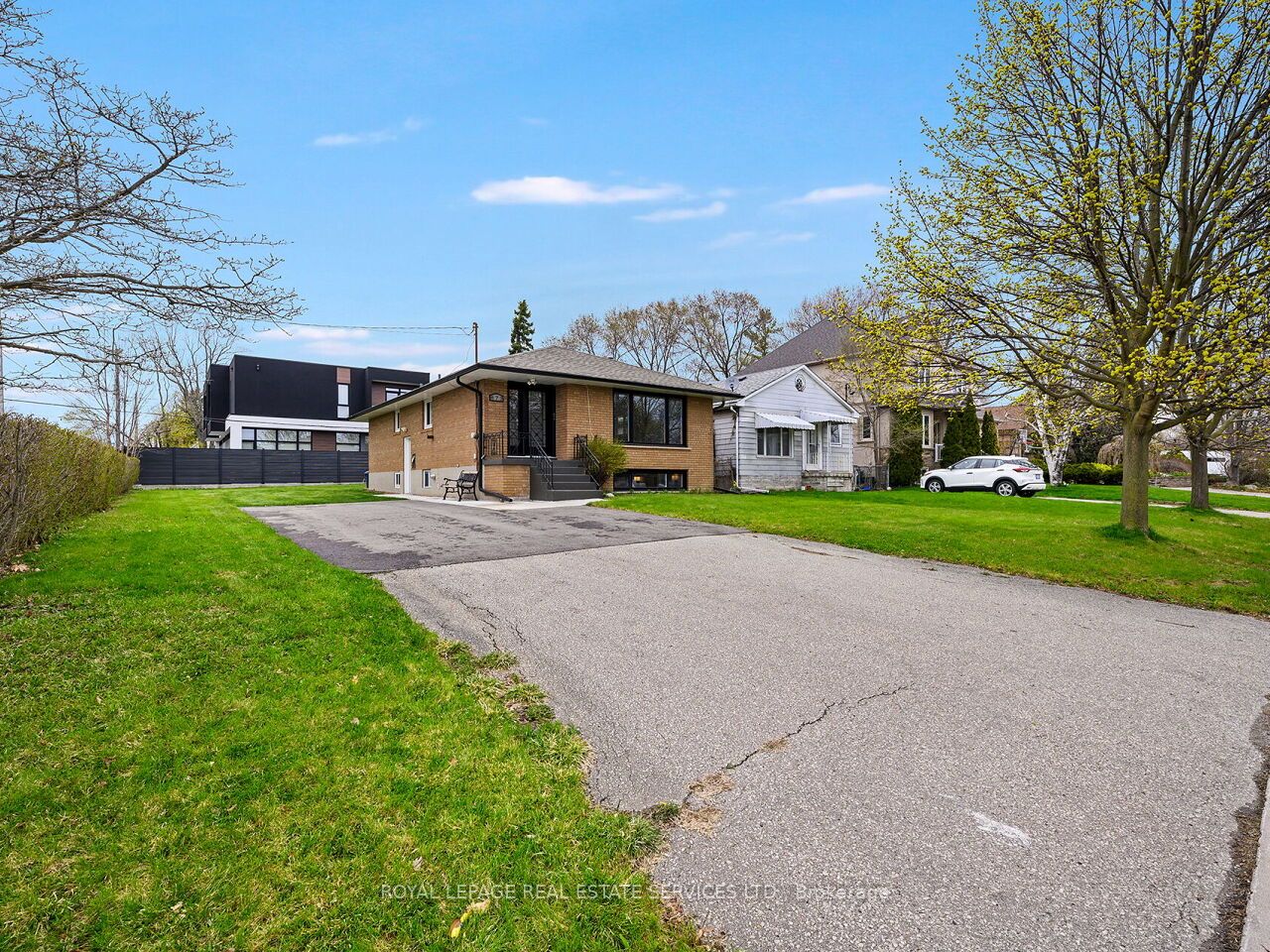 873 Sixth Street, Mississauga, ON L5E 1N5 photo 2