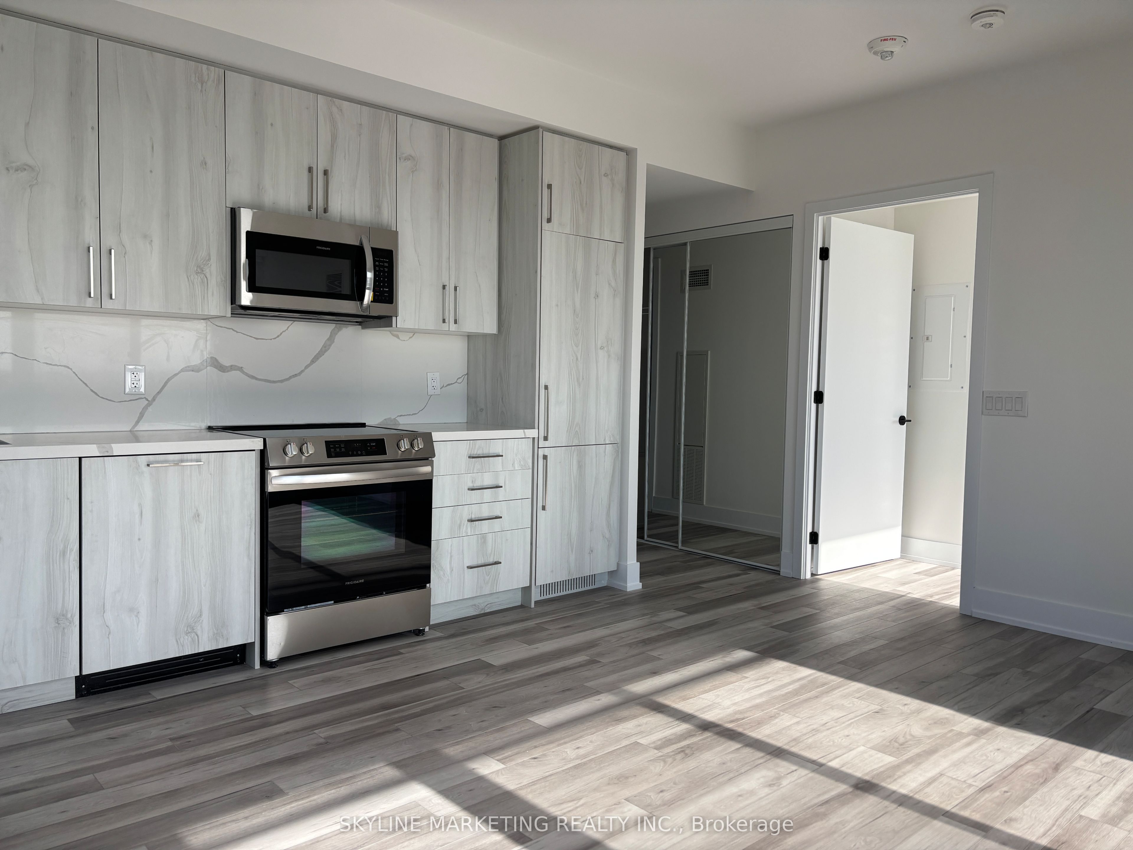 2450 Old Bronte Road 445, Oakville, ON L6M 5P6 photo 4