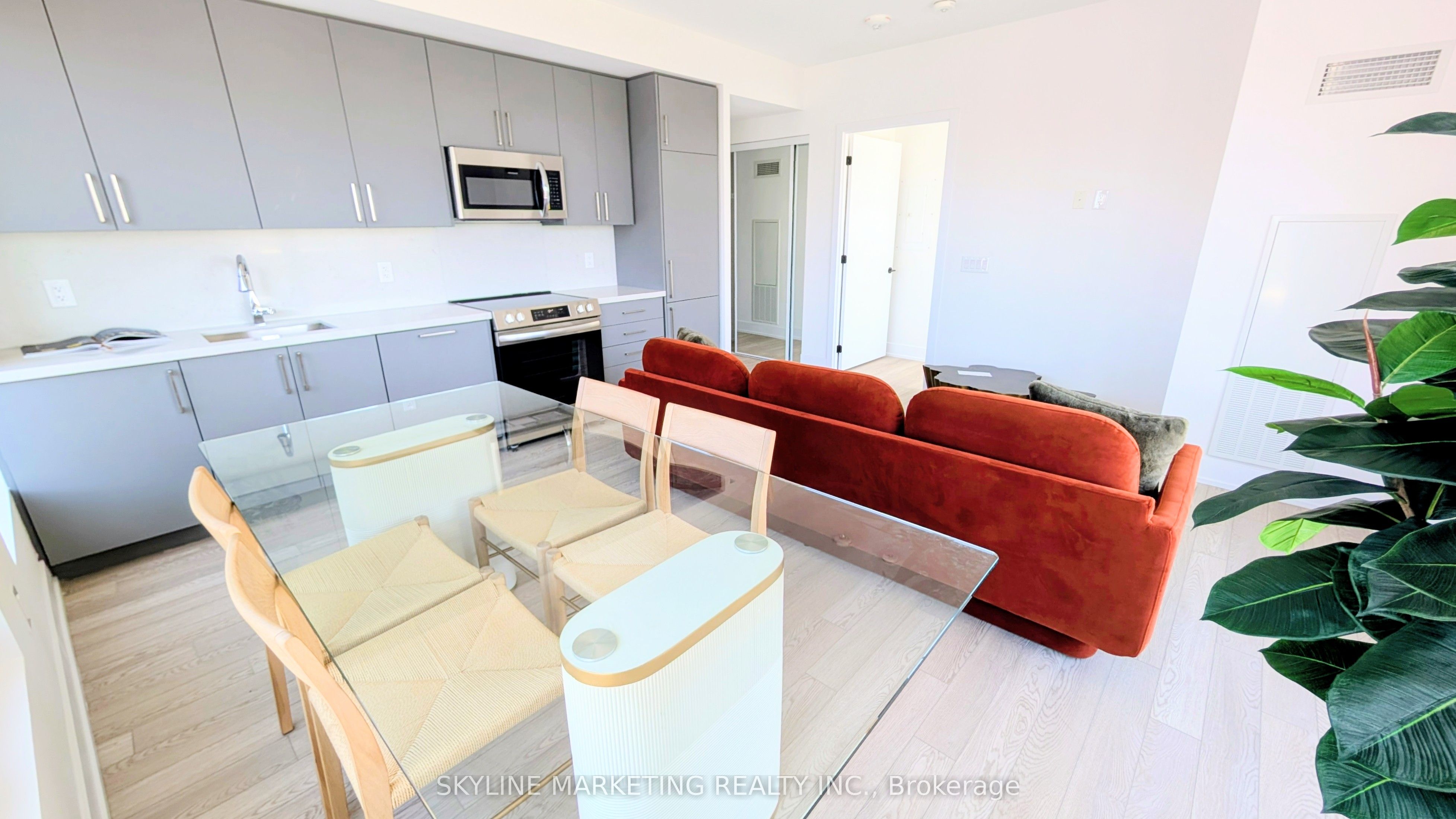 2450 Old Bronte Road 733, Oakville, ON L6M 5P6 photo 2