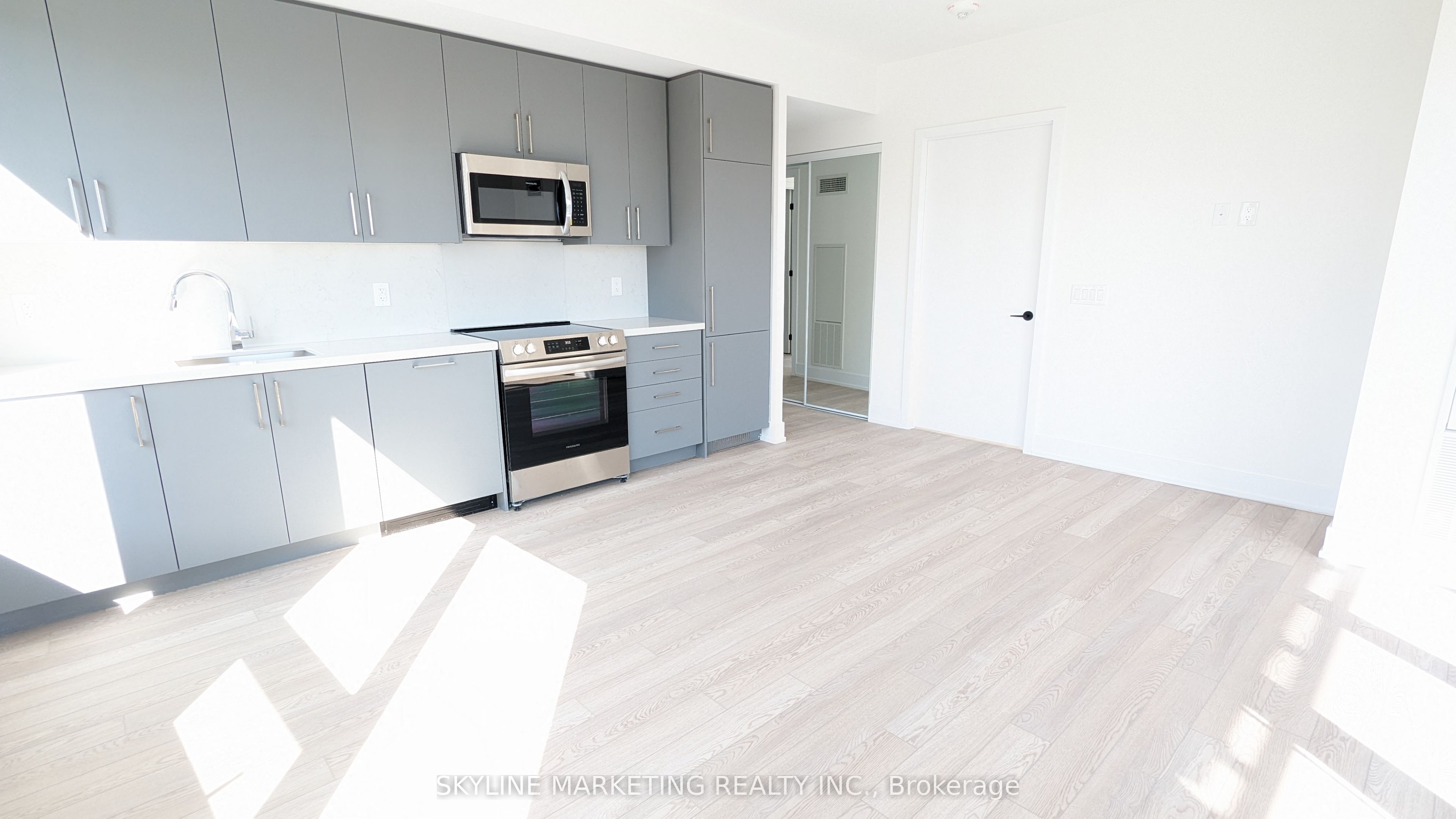 2450 Old Bronte Road 733, Oakville, ON L6M 5P6 photo 4