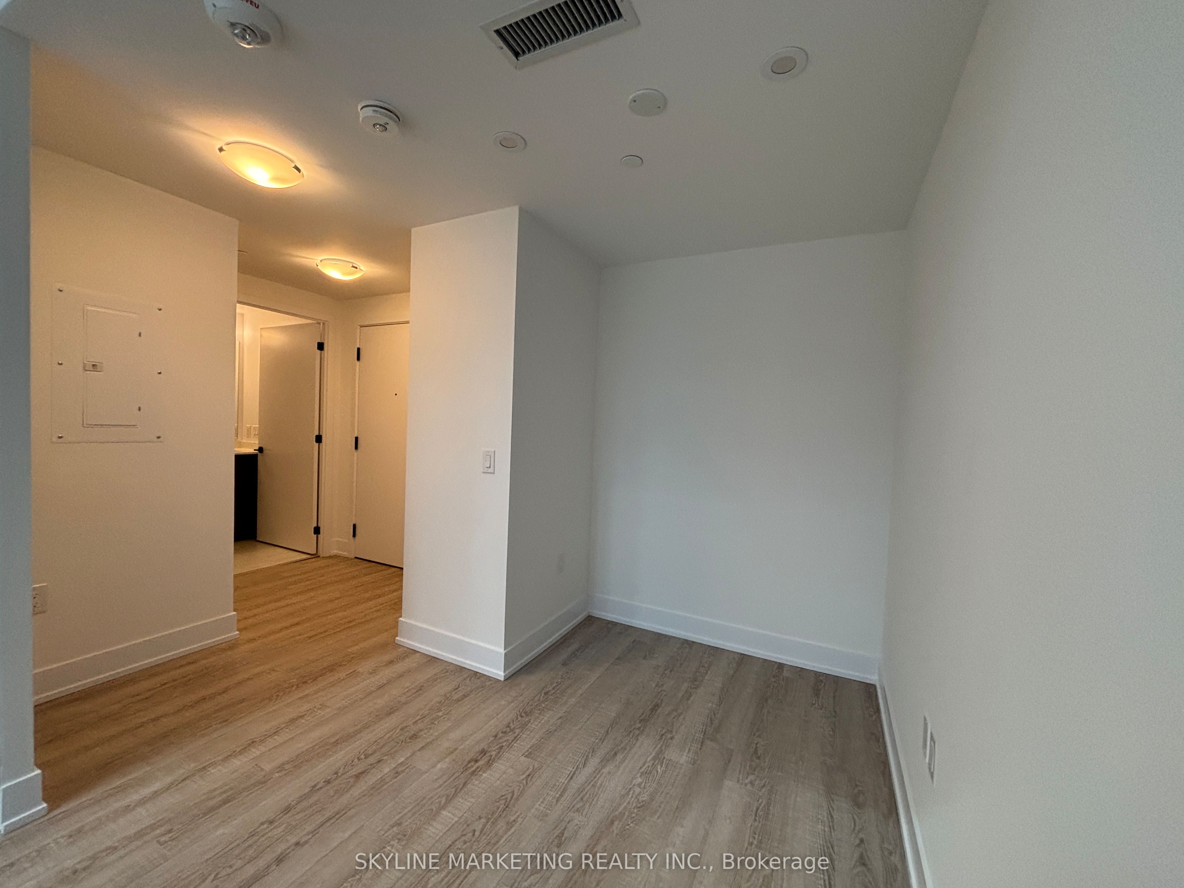 2450 Old Bronte Road 114, Oakville, ON L6M 5P6 photo 2
