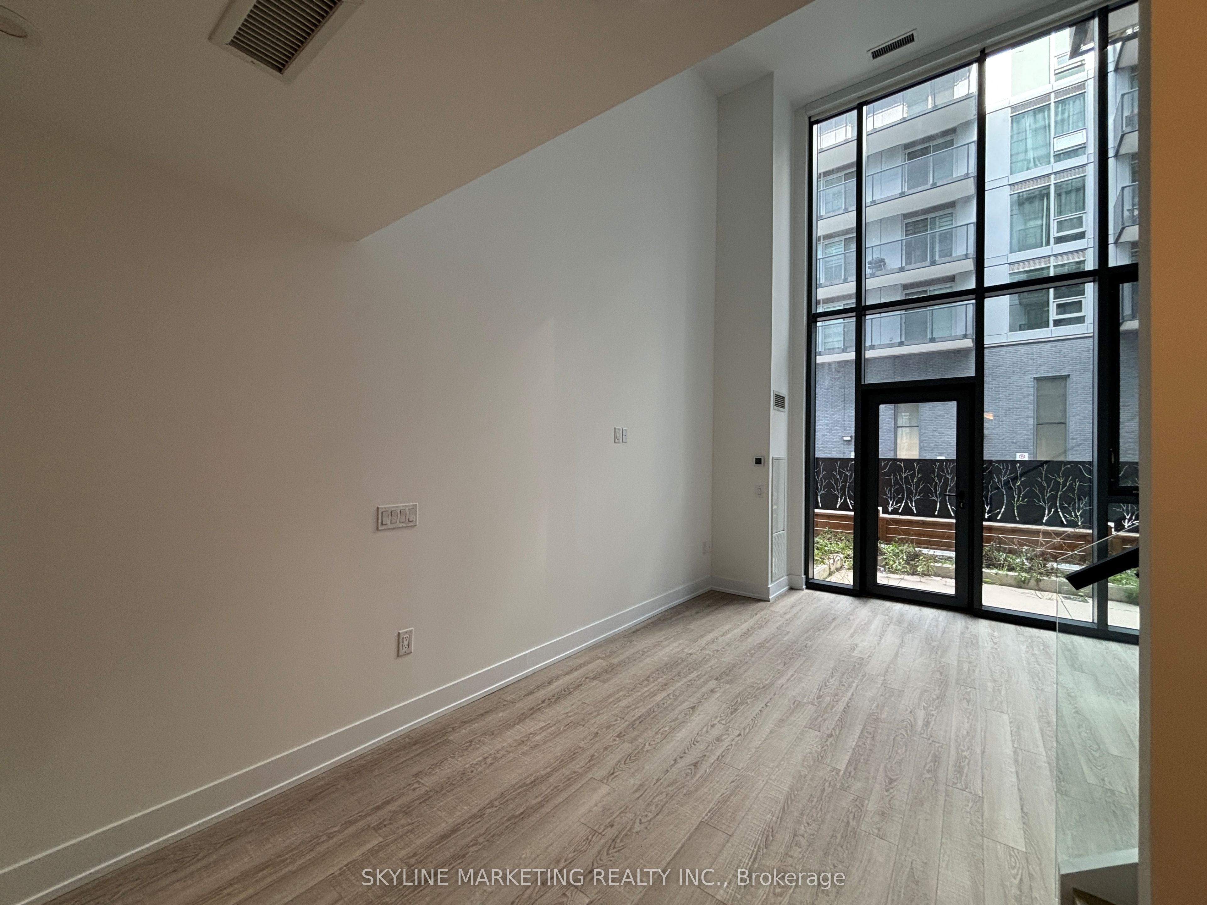 2450 Old Bronte Road 114, Oakville, ON L6M 5P6 photo 4