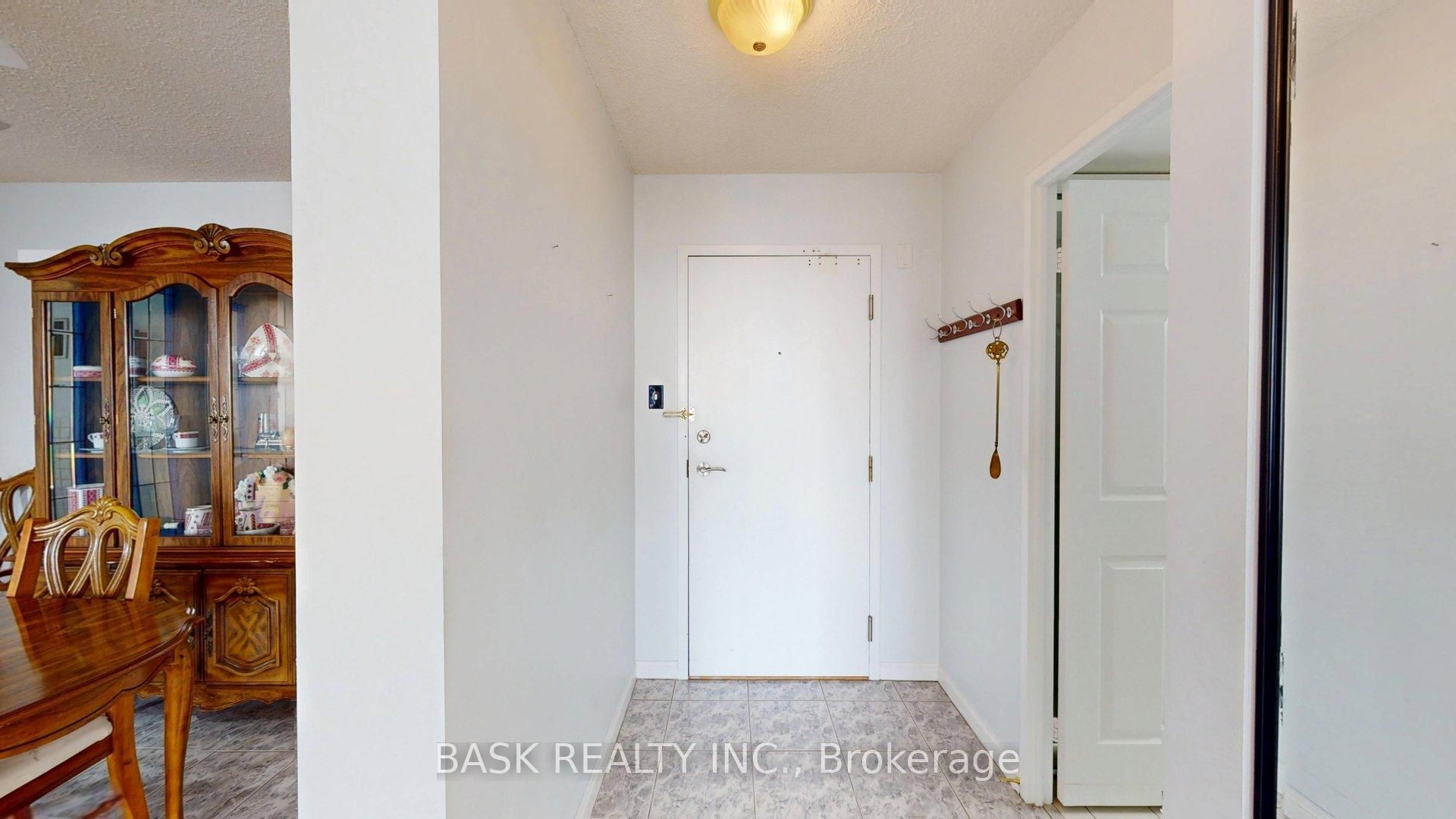 12 Laurelcrest Street 907, Brampton, ON L6S 5Y4