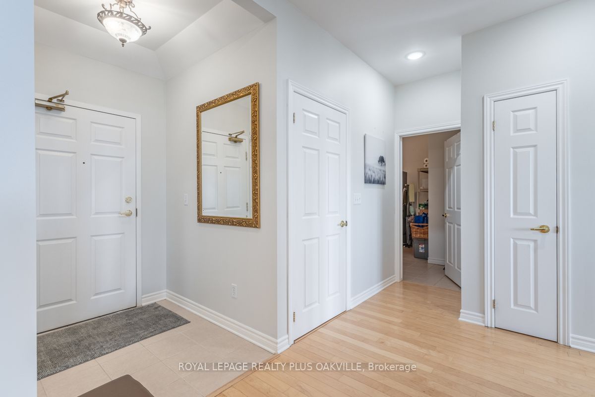1499 Nottinghill Gate 403, Oakville, ON L6M 5G1
