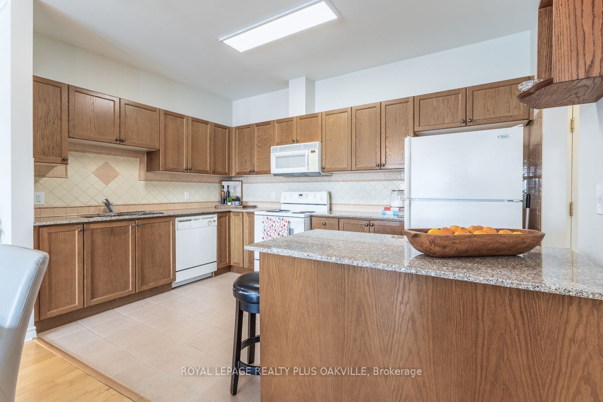 1499 Nottinghill Gate 403, Oakville, ON L6M 5G1 photo 5