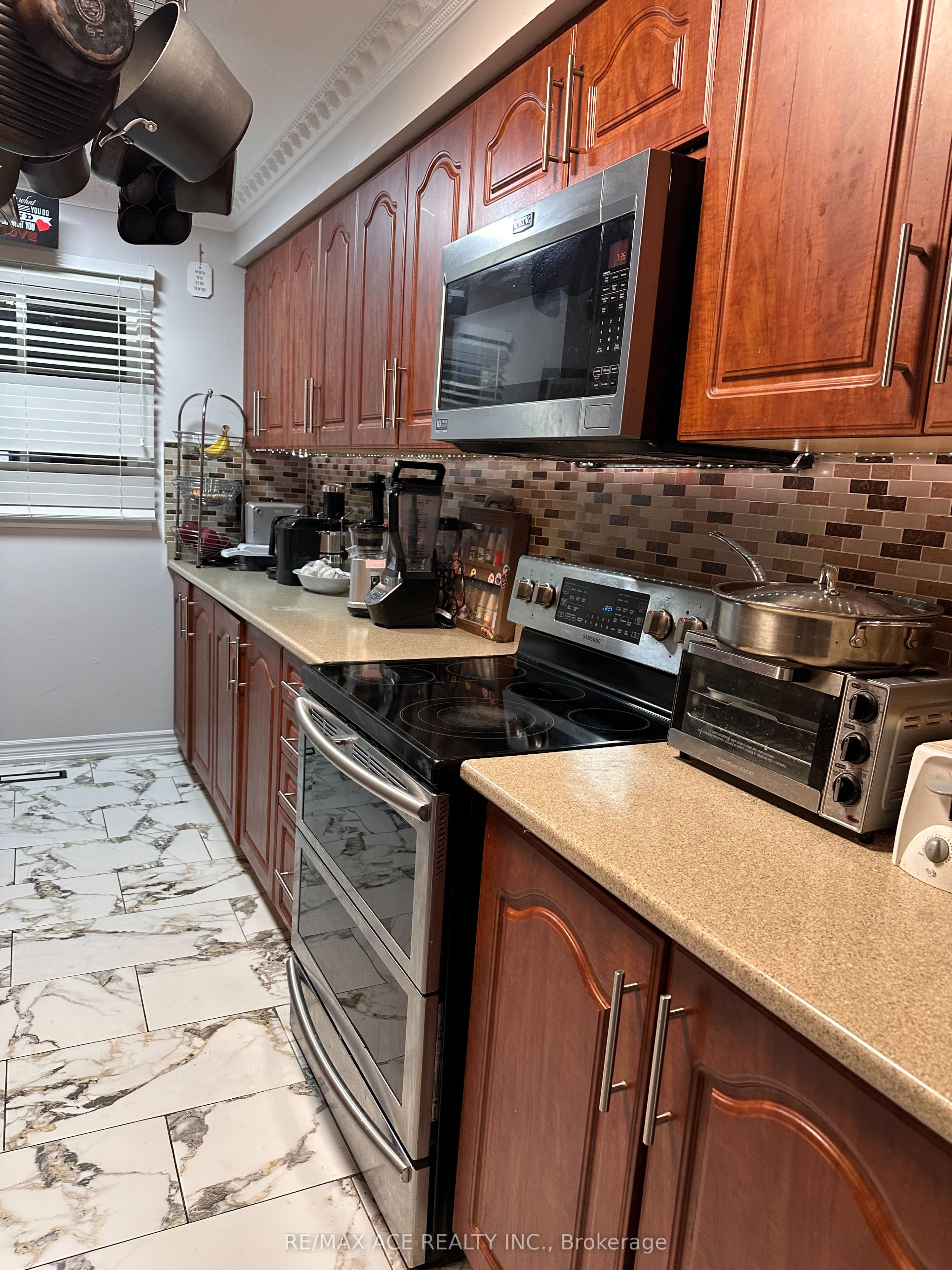 247 Royal Salisbury Way, Brampton, ON L6V 3G4 photo 5
